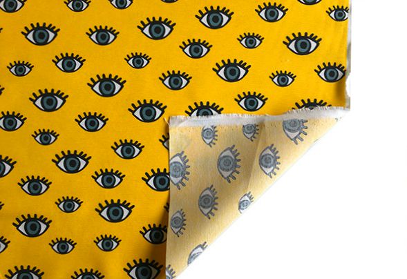 blog-panini-tessuti-fantasia-occhi-sfondo-giallo
