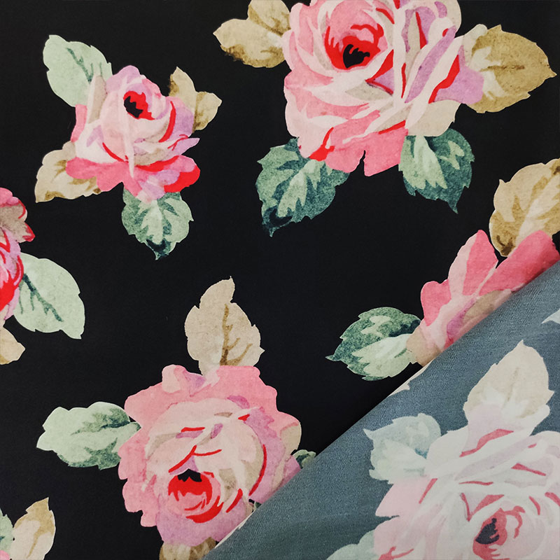 Raso di Seta Fantasia Rose Sfondo Nero