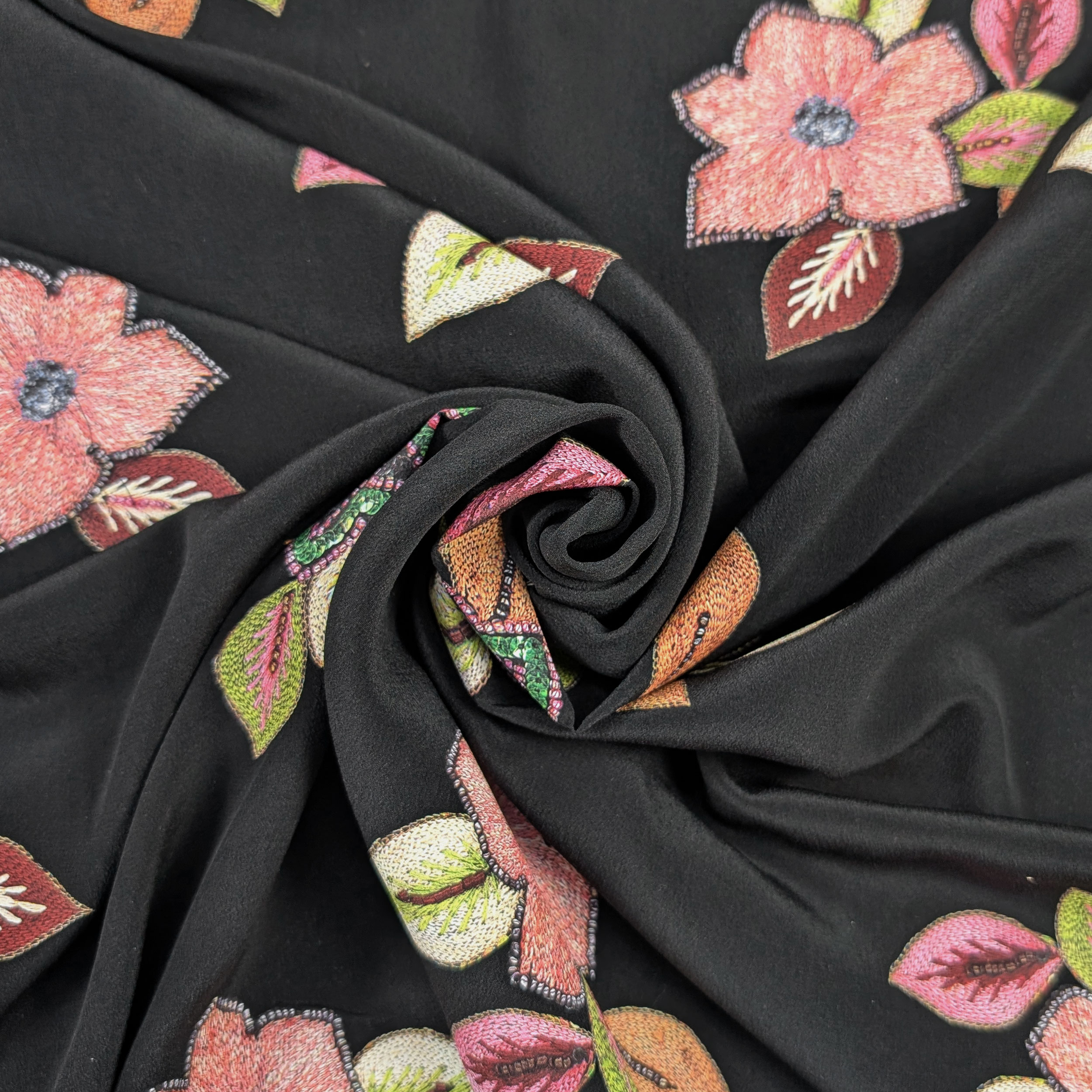 Crepe Seta Alta Moda Nero con Fiori Image