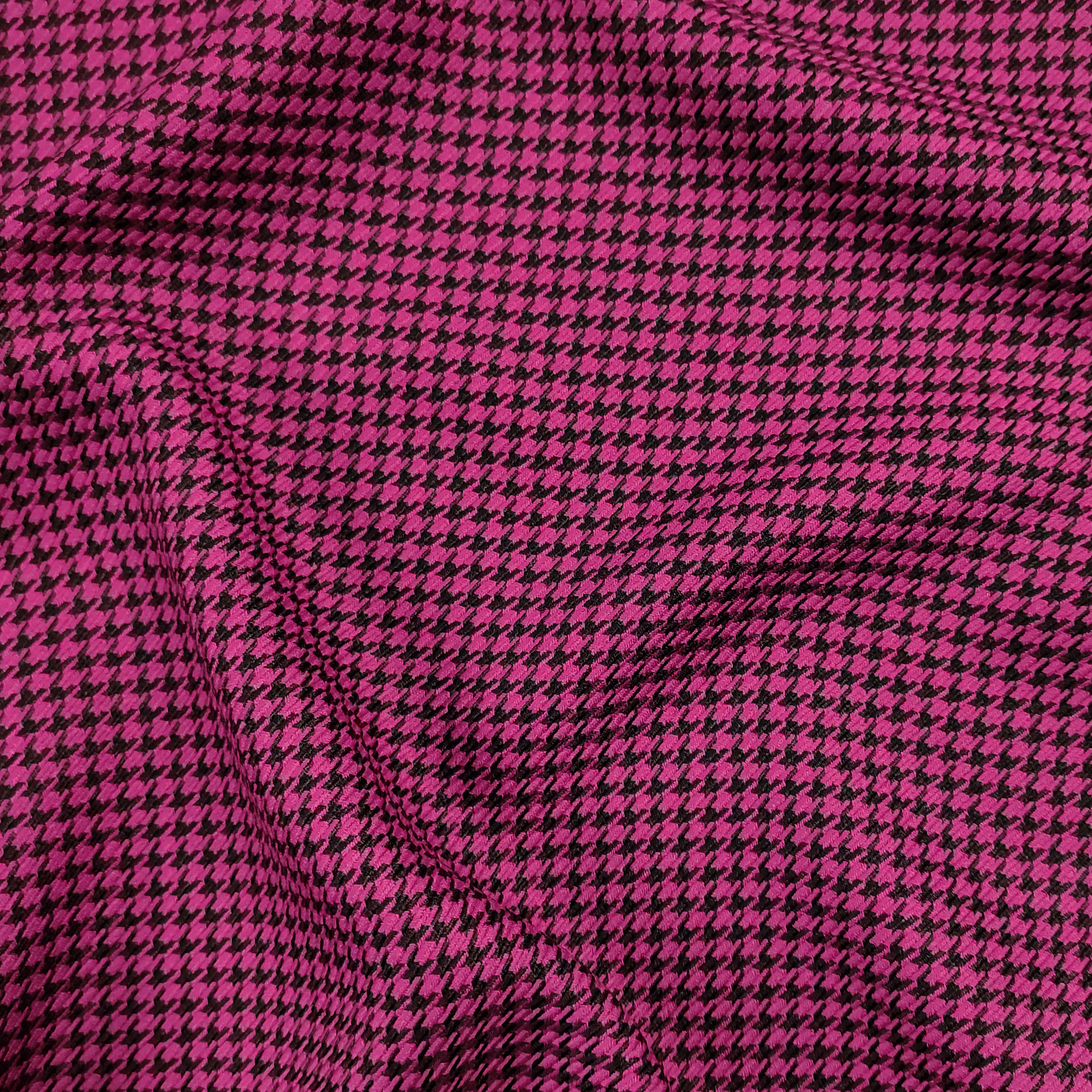 Tessuto Pied de Poule Nero Sfondo Magenta