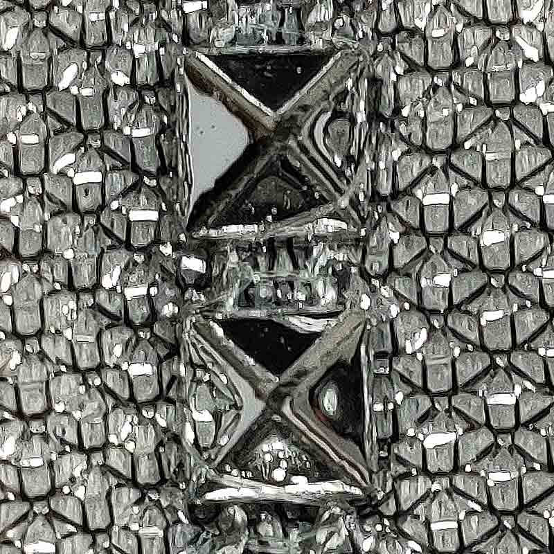 Passamaneria Borchie Quadrate su Sfondo Grigio Lurex Image
