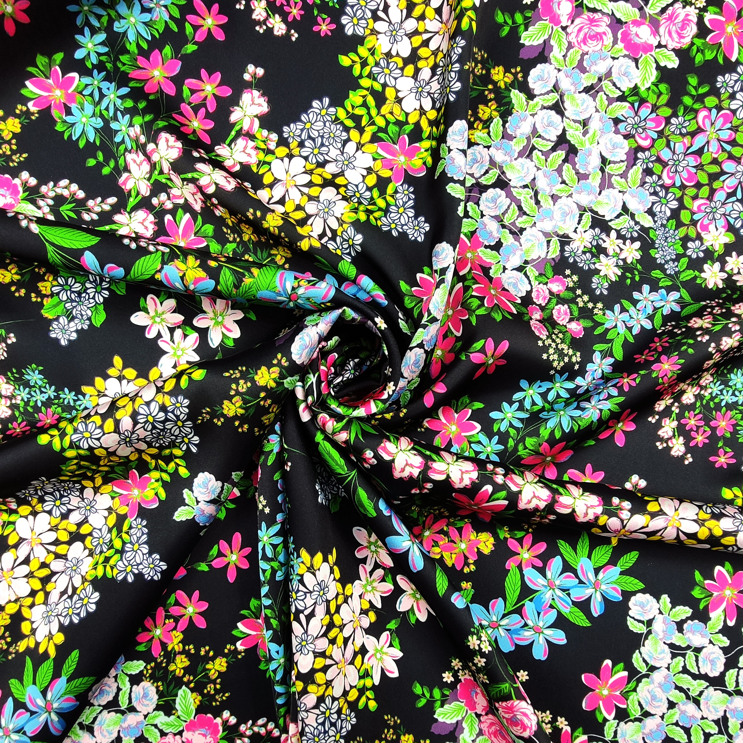 rasetto online per abbigliamento fiori colorati sfondo nero
