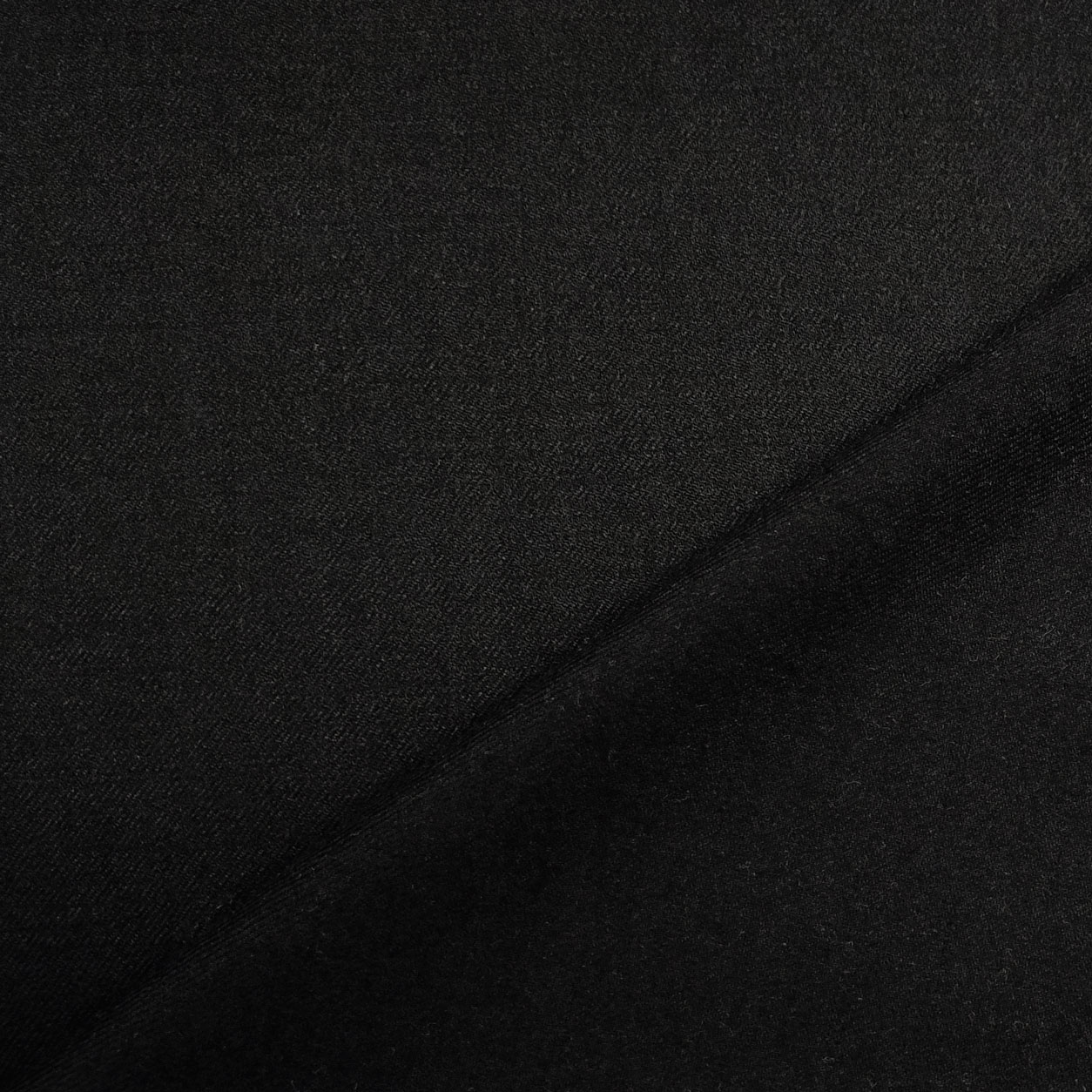 tessuto-tinta-unita-nero-pesante