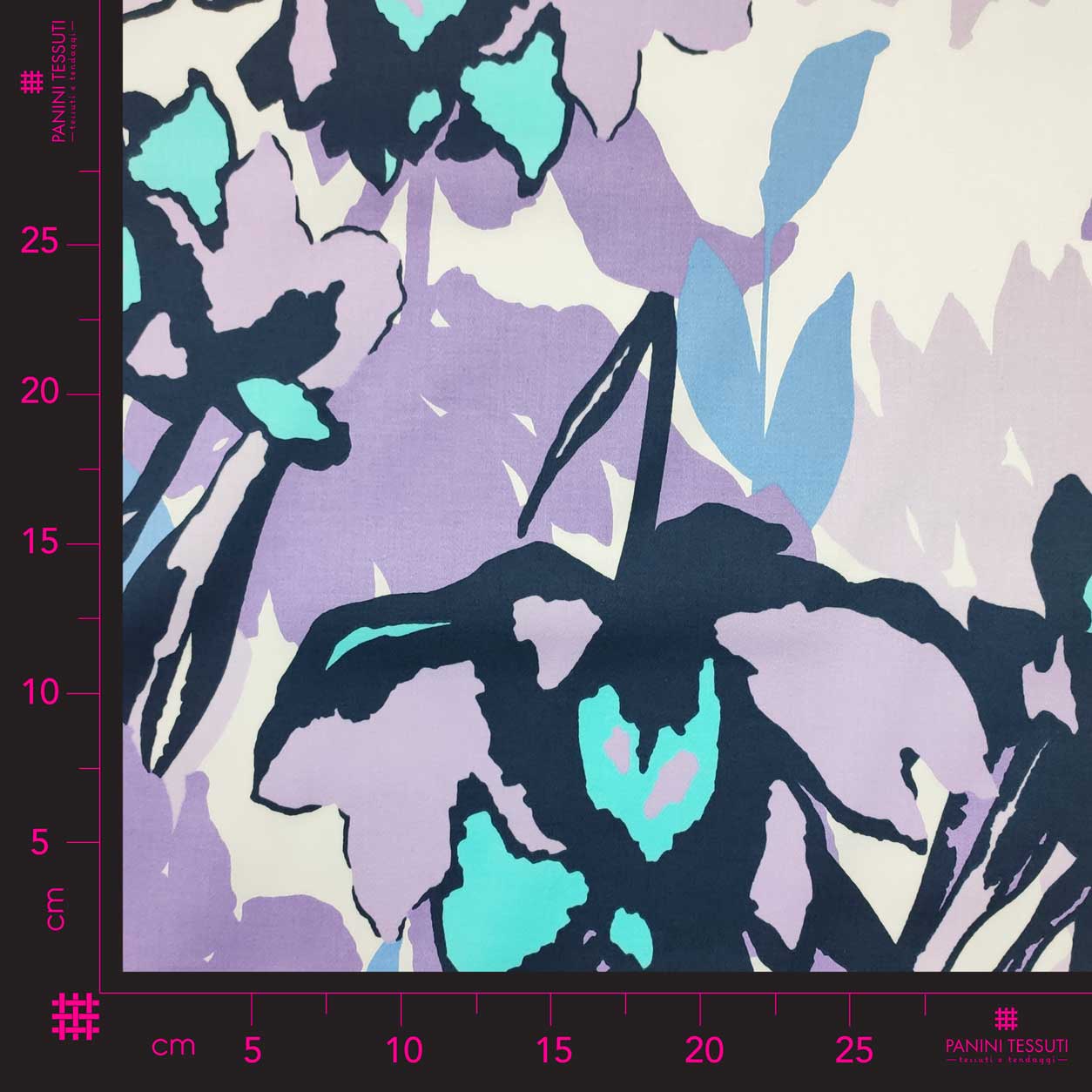 Tessuto rasatello di cotone con fiori lilla