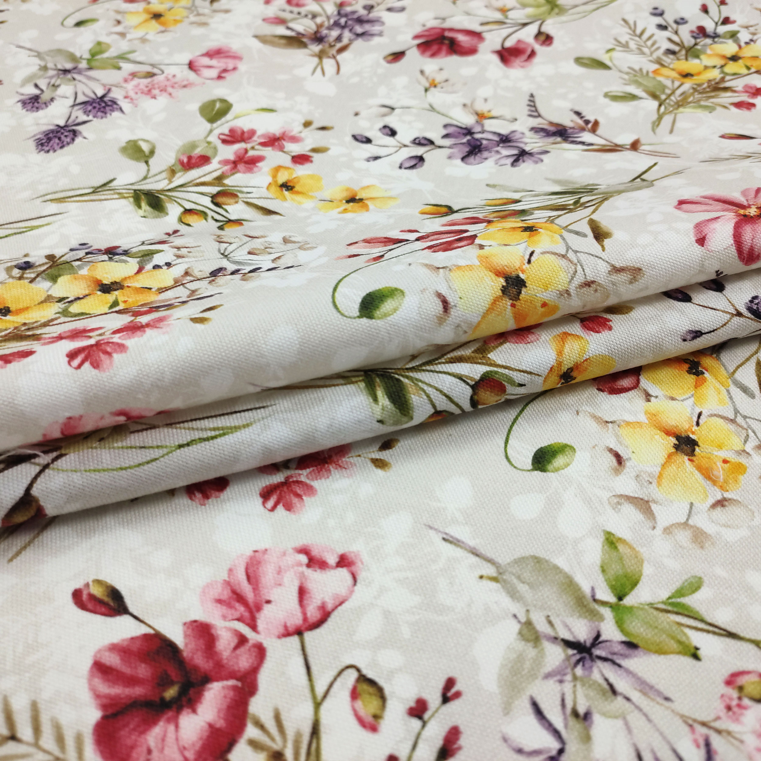 Panama di Cotone Bianco con Fiori Colorati 