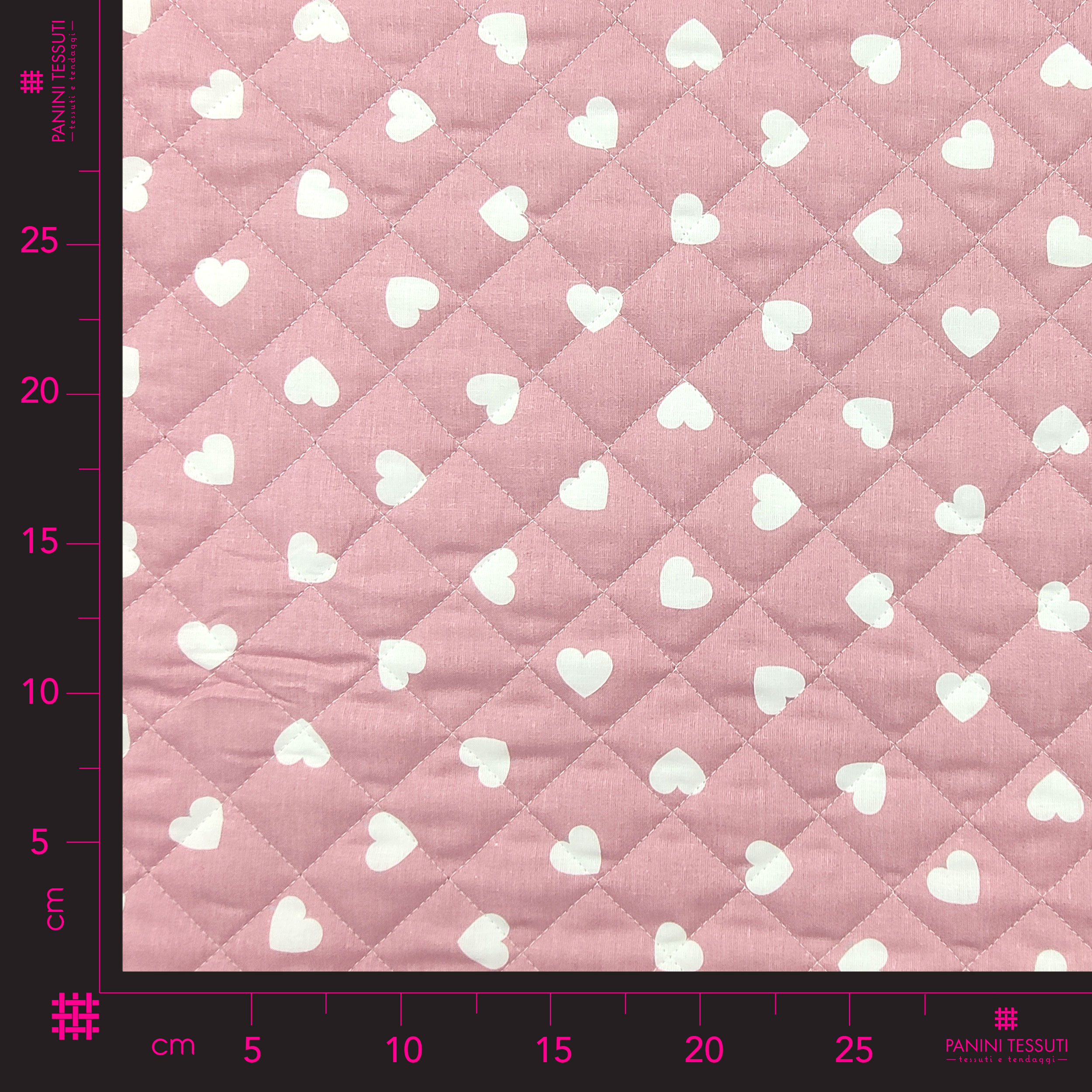 Tessuto Trapuntato Cuori Sfondo Rosa