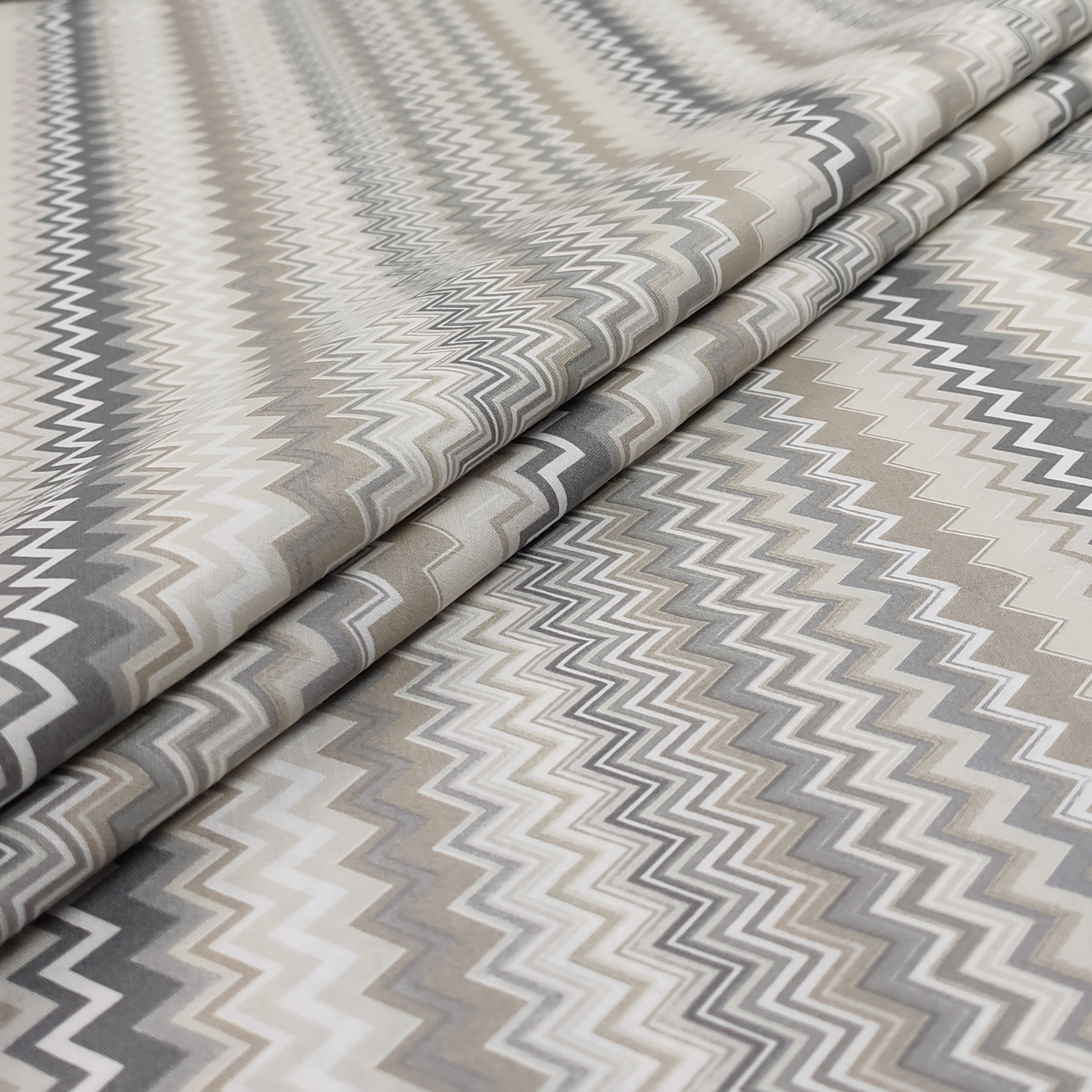 Stoffa di Cotone Zig Zag Multicolor Beige