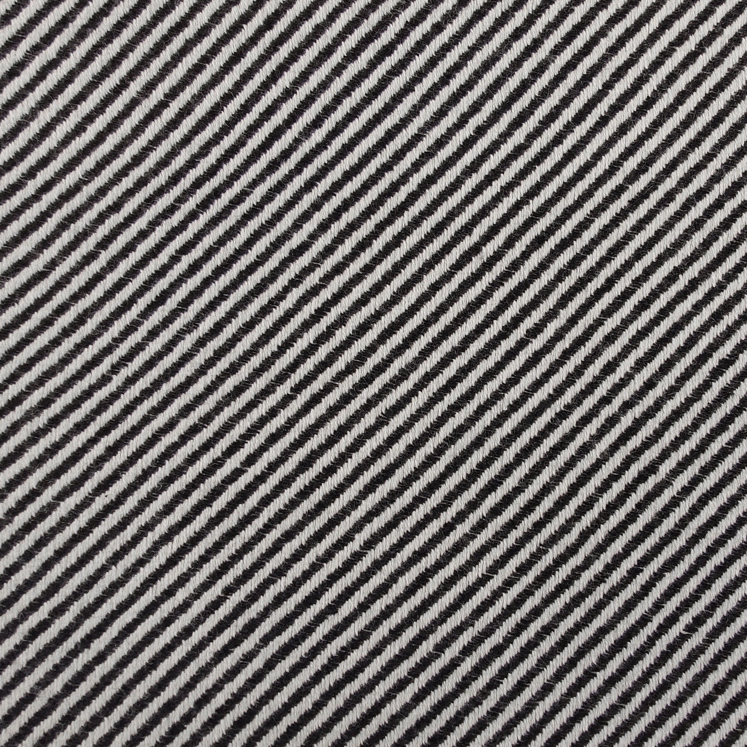 Tessuto Cappotto Righe Diagonali Bianche e Nere