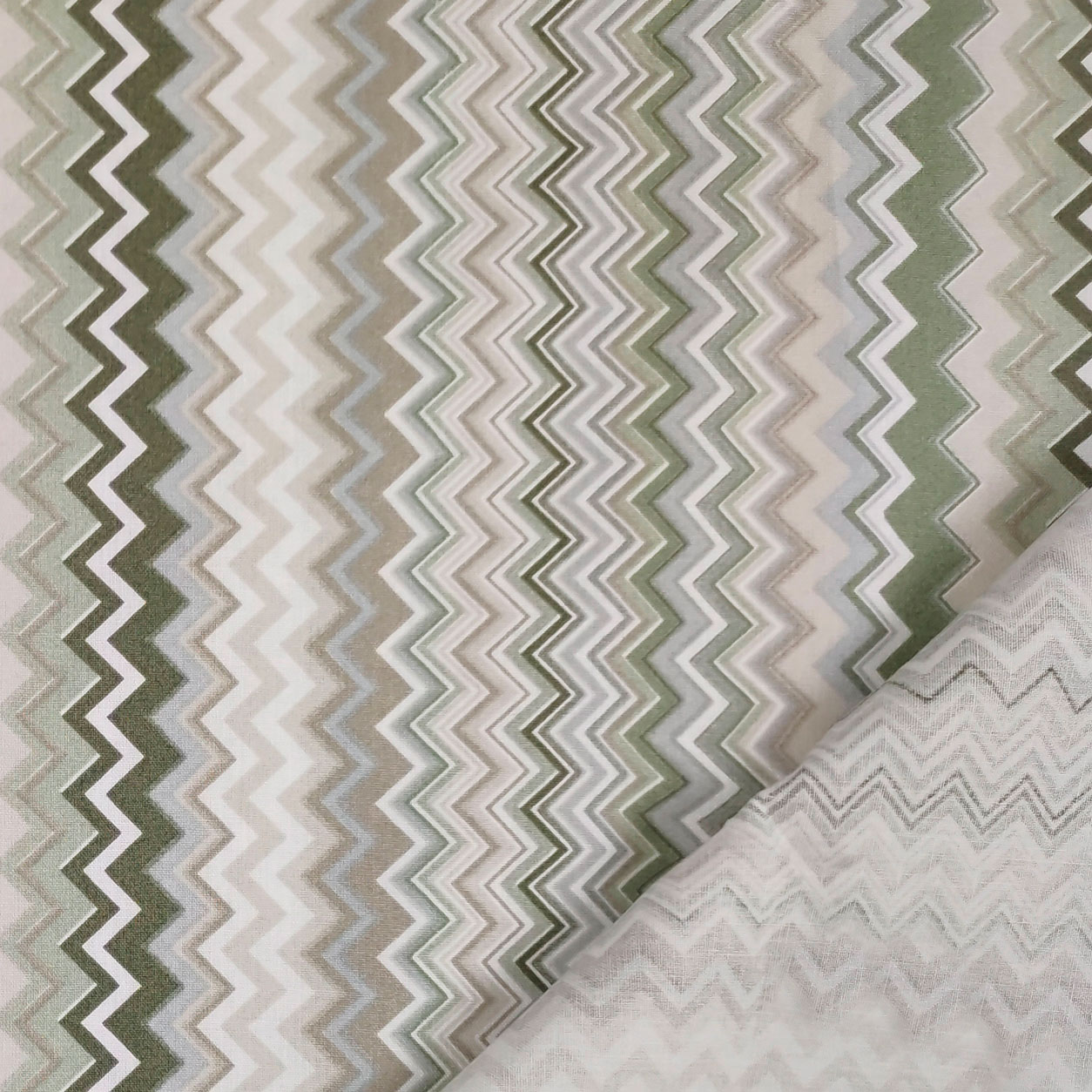 Tessuto di Cotone al Metro Zig Zag Multicolor Verde