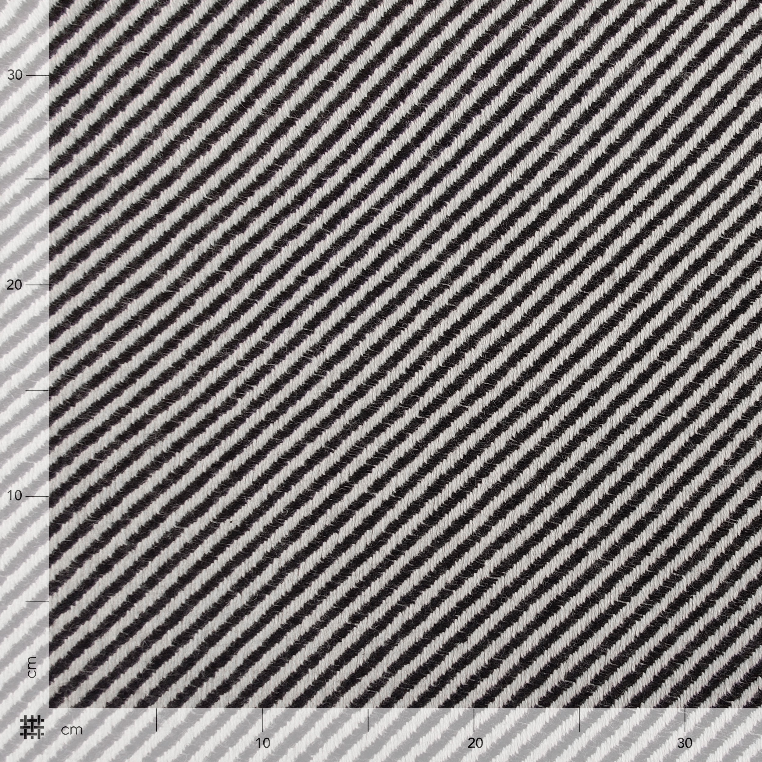 Tessuto Cappotto Righe Diagonali Bianche e Nere