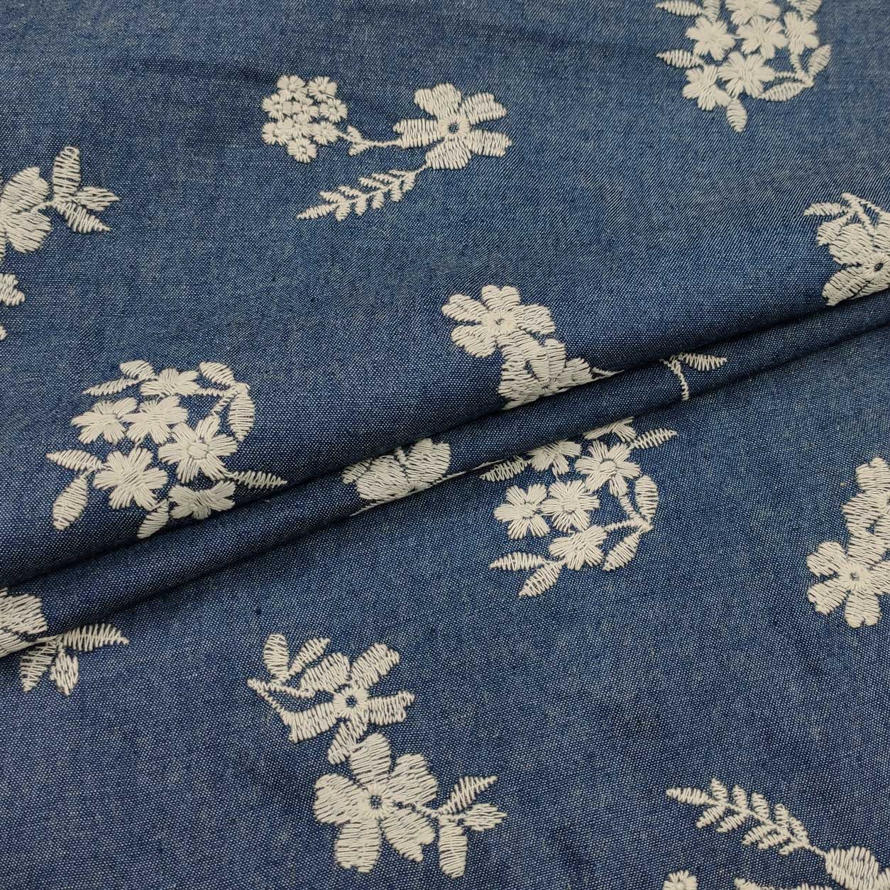 Tessuto jeans ricamato con fiori (1)