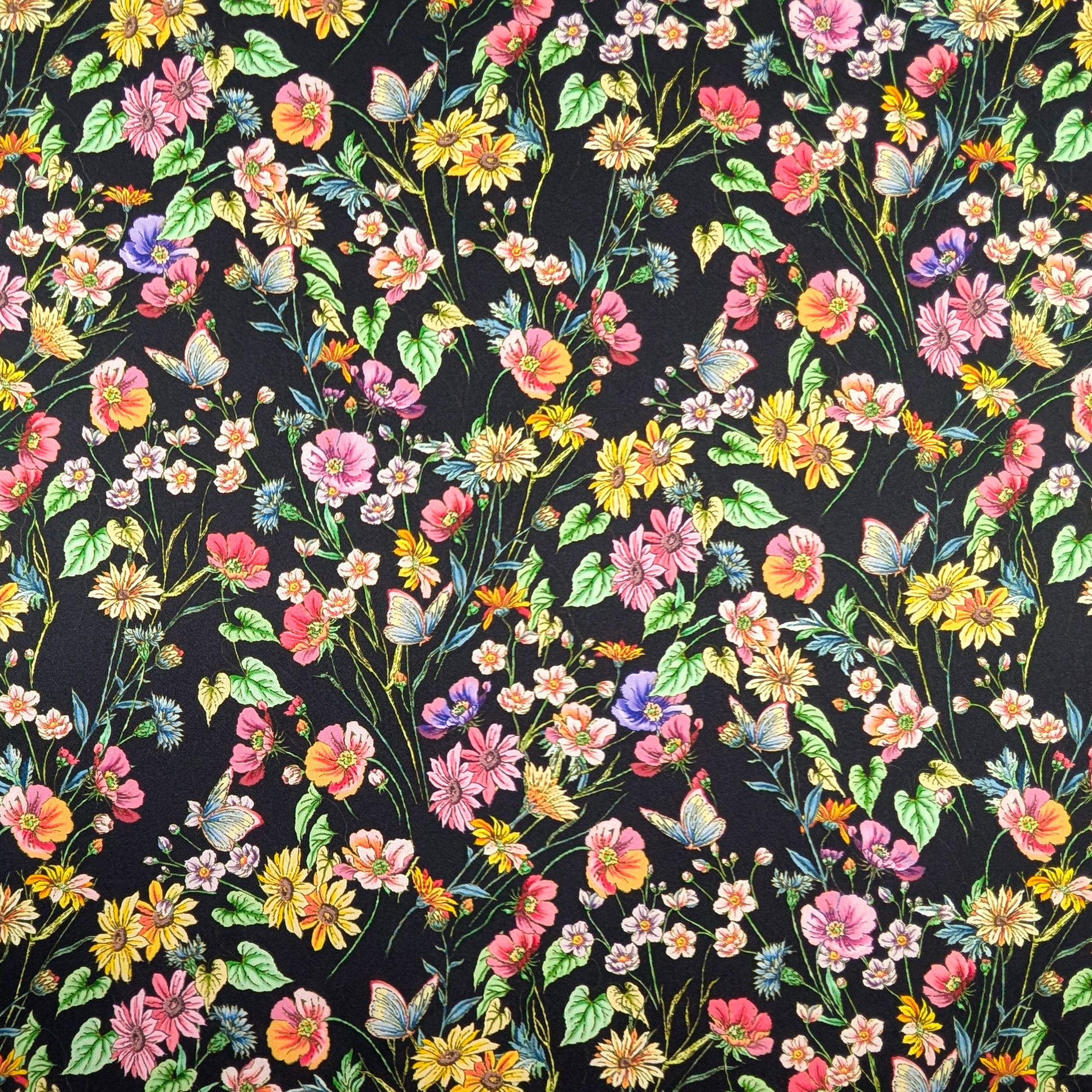 Raso Setato Alta Moda Fiori Colorati Sfondo Nero Image