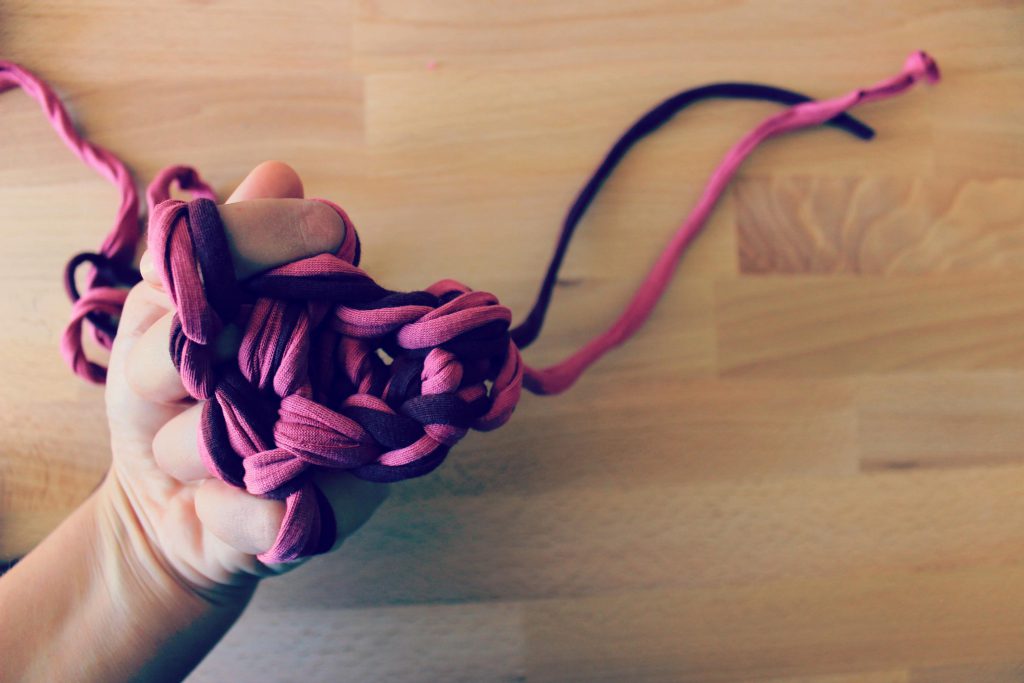 braccialetto-fai-da-te-finger-knitting-panini