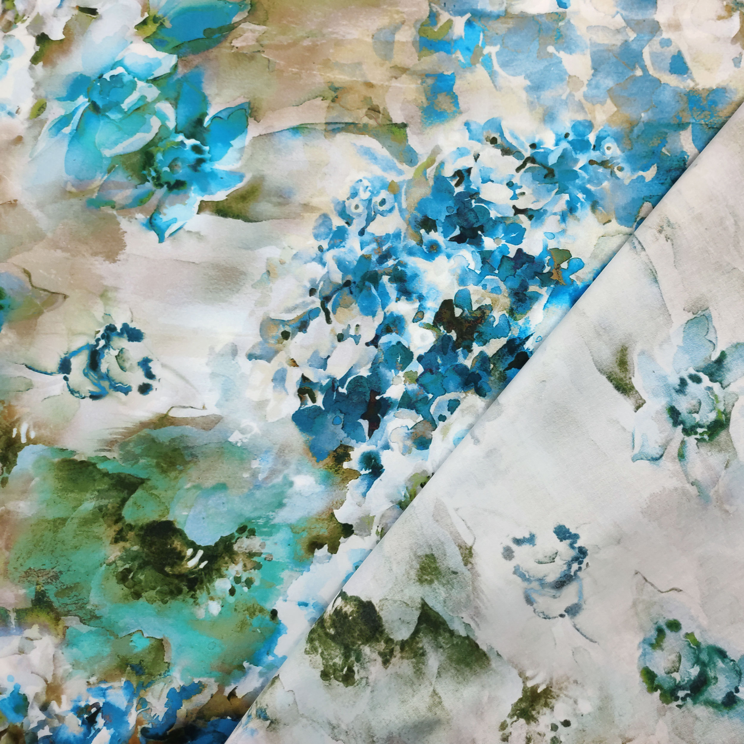 Cotone Elasticizzato Fantasia Fiori Dipinti in Blu