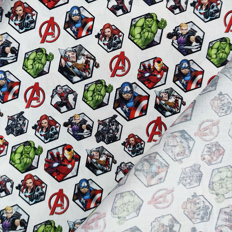 Tessuto Cotone Marvel Avengers con Logo