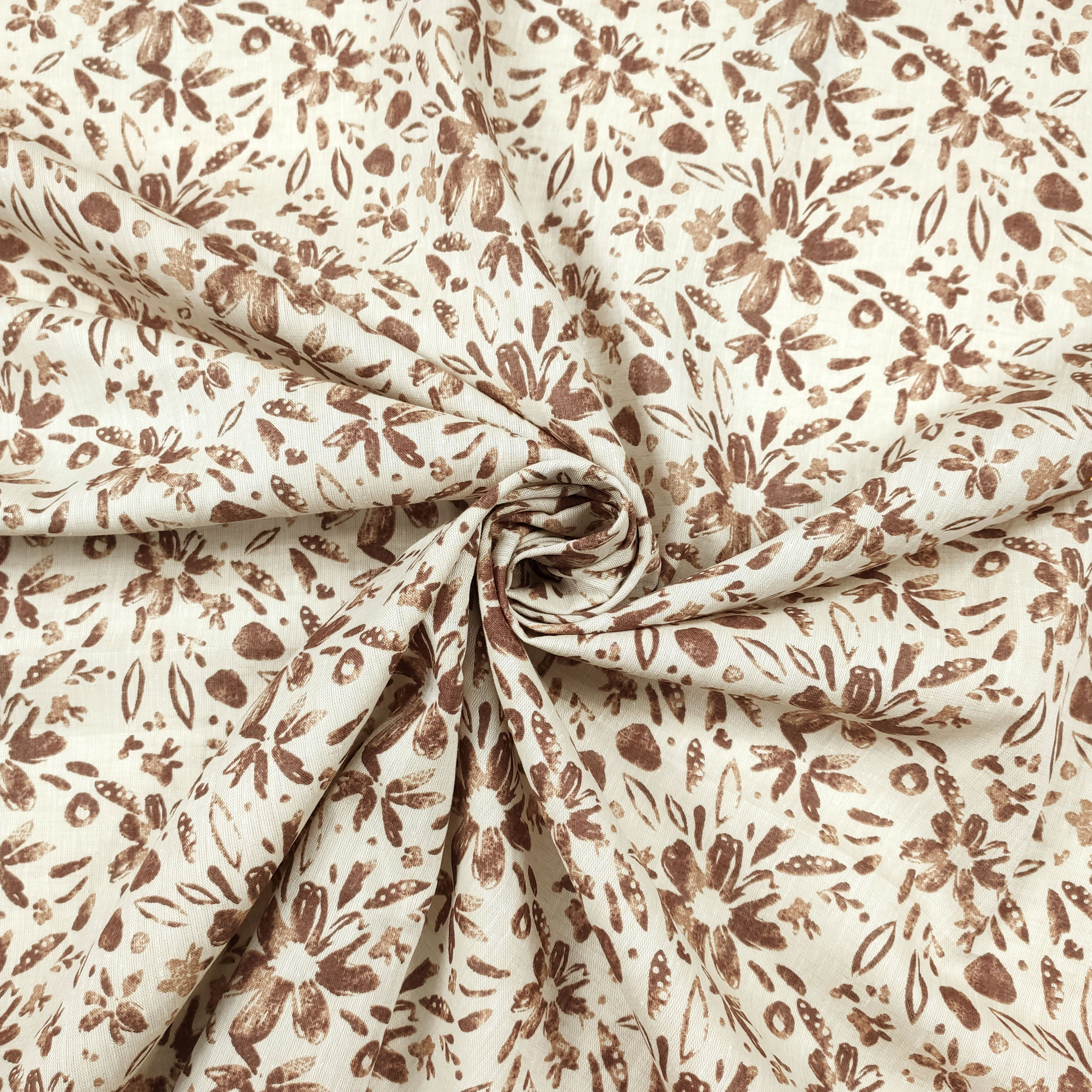 tessuto in cotone con fiori marroni