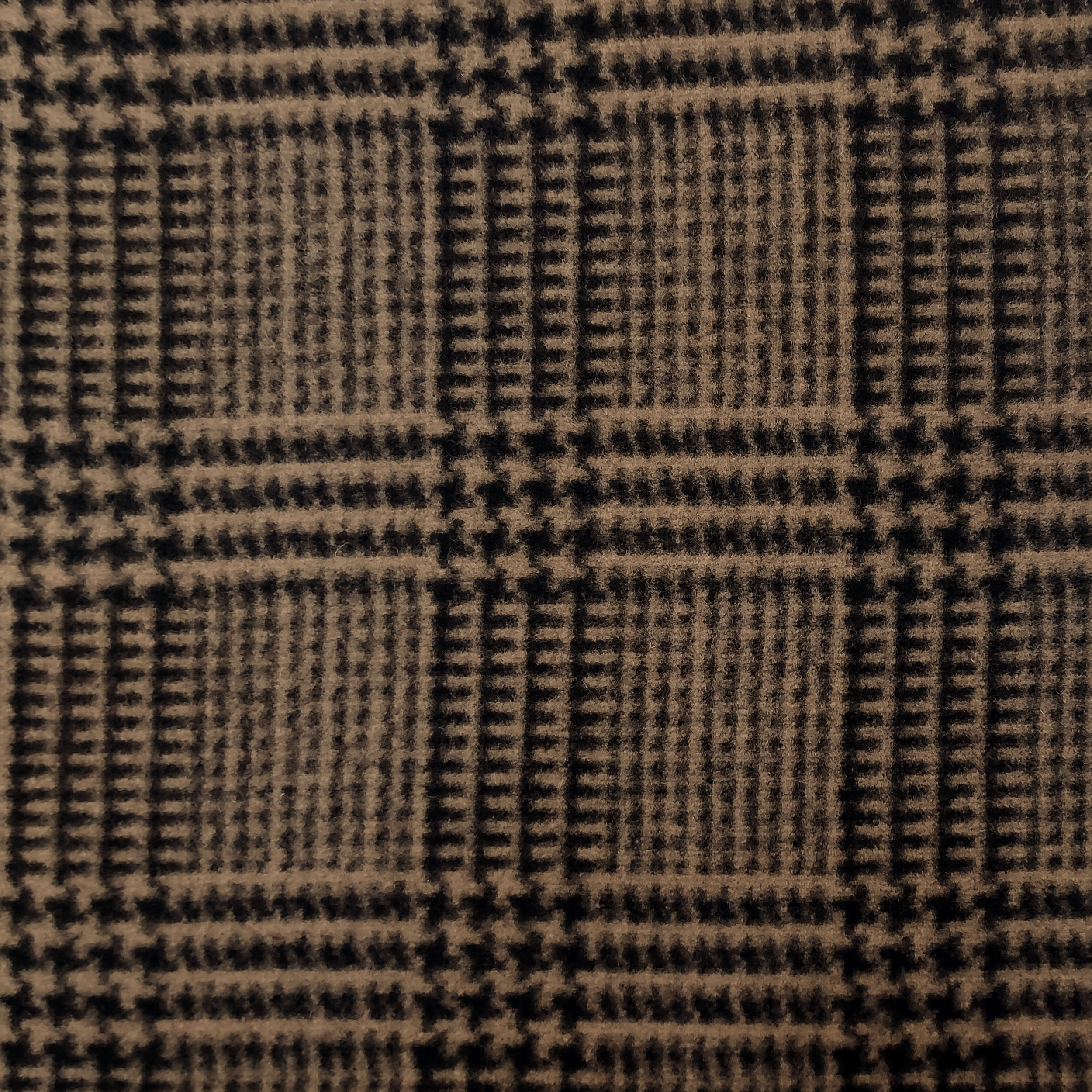 Cappotto Quadri Pied de Poule Neri Sfondo Cammello