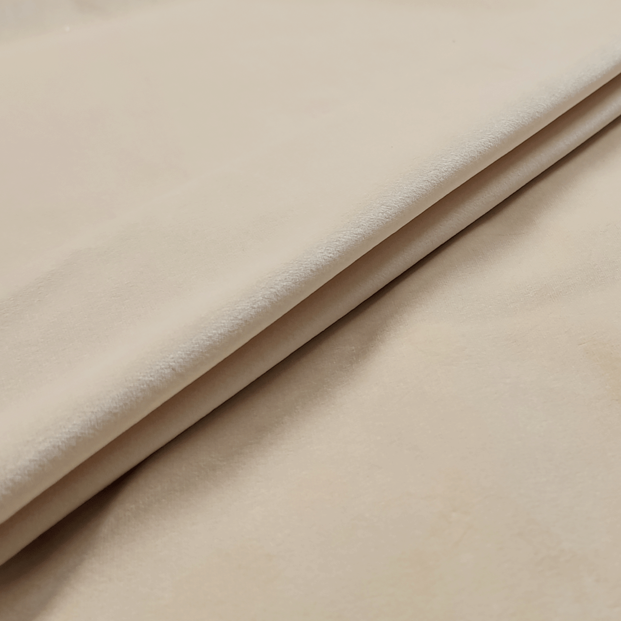 velluto-beige-morbido