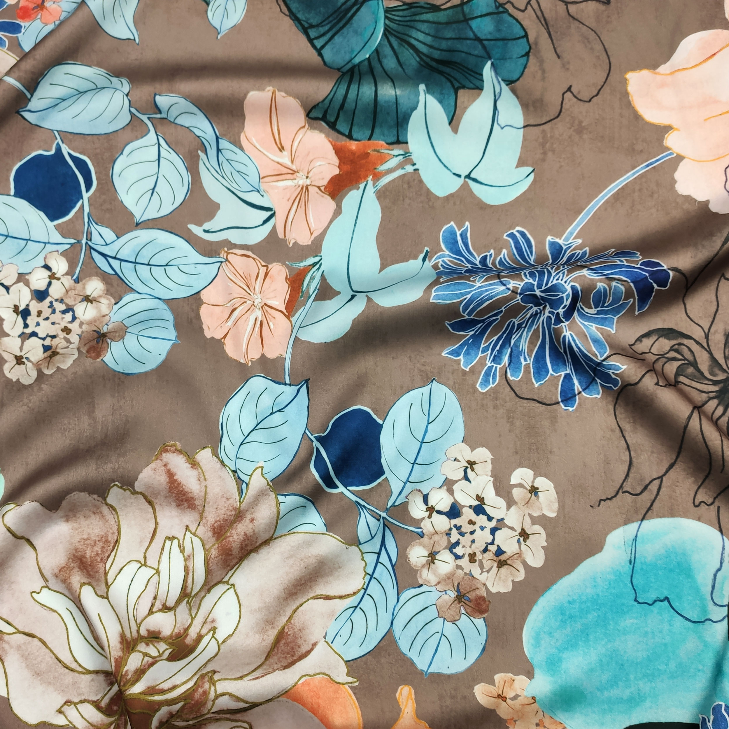 Rasetto Alta Moda Fiori Sfondo Marrone