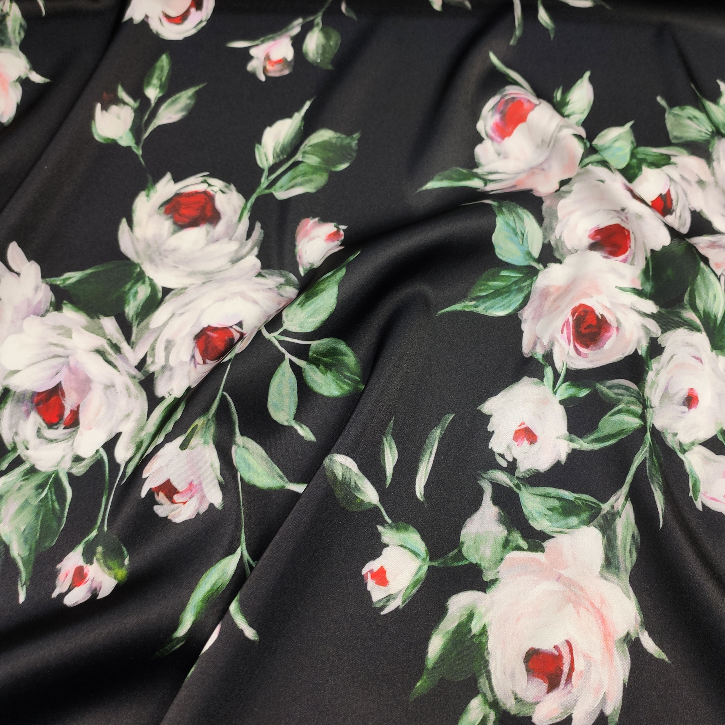 Raso Setato Alta Moda Rose Sfondo Nero