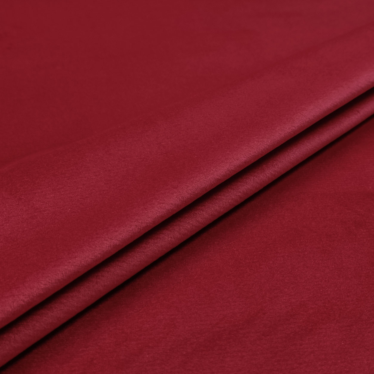 tessuto-velluto-morbido-e-rosso