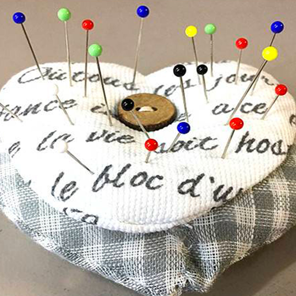 Spilloni in Acciaio con Testa Colorata in Plastica