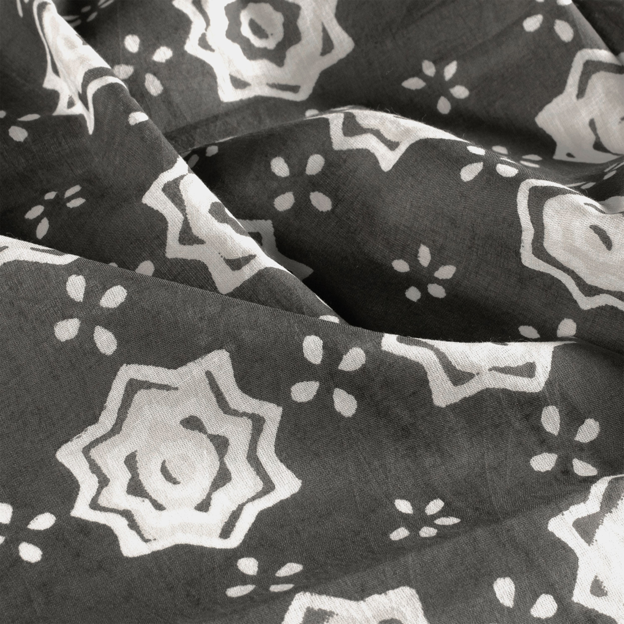 Mussola Cotone Fantasia Batik Sfondo Grigio Image