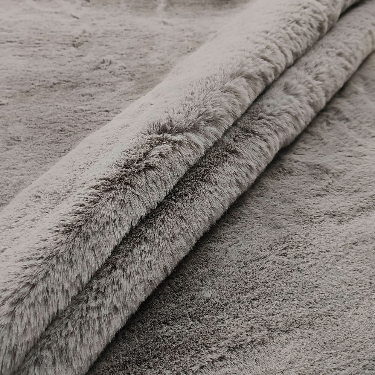 Pelliccia sintetica tessuto grigio