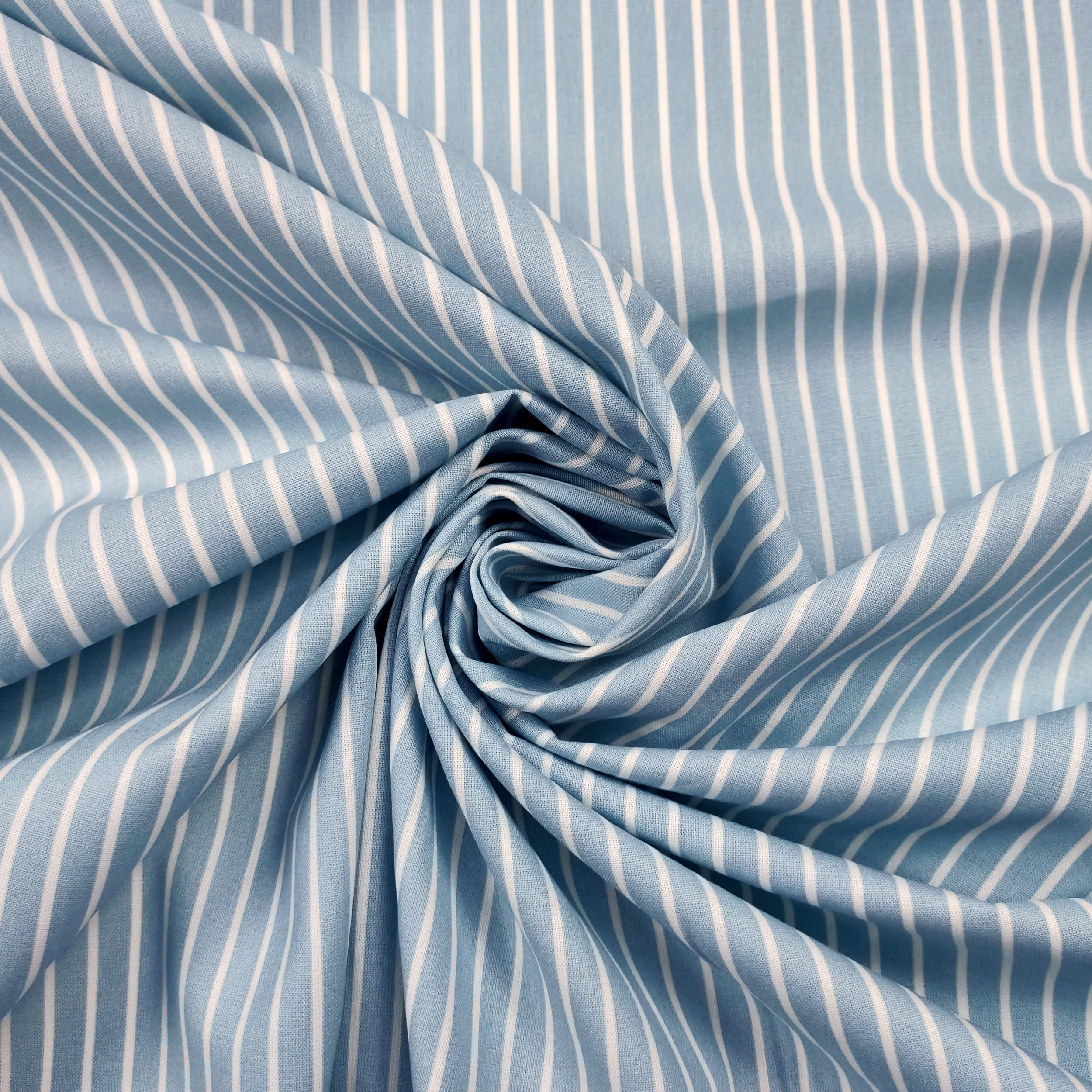 Popeline di Cotone Azzurro Fantasia Righe