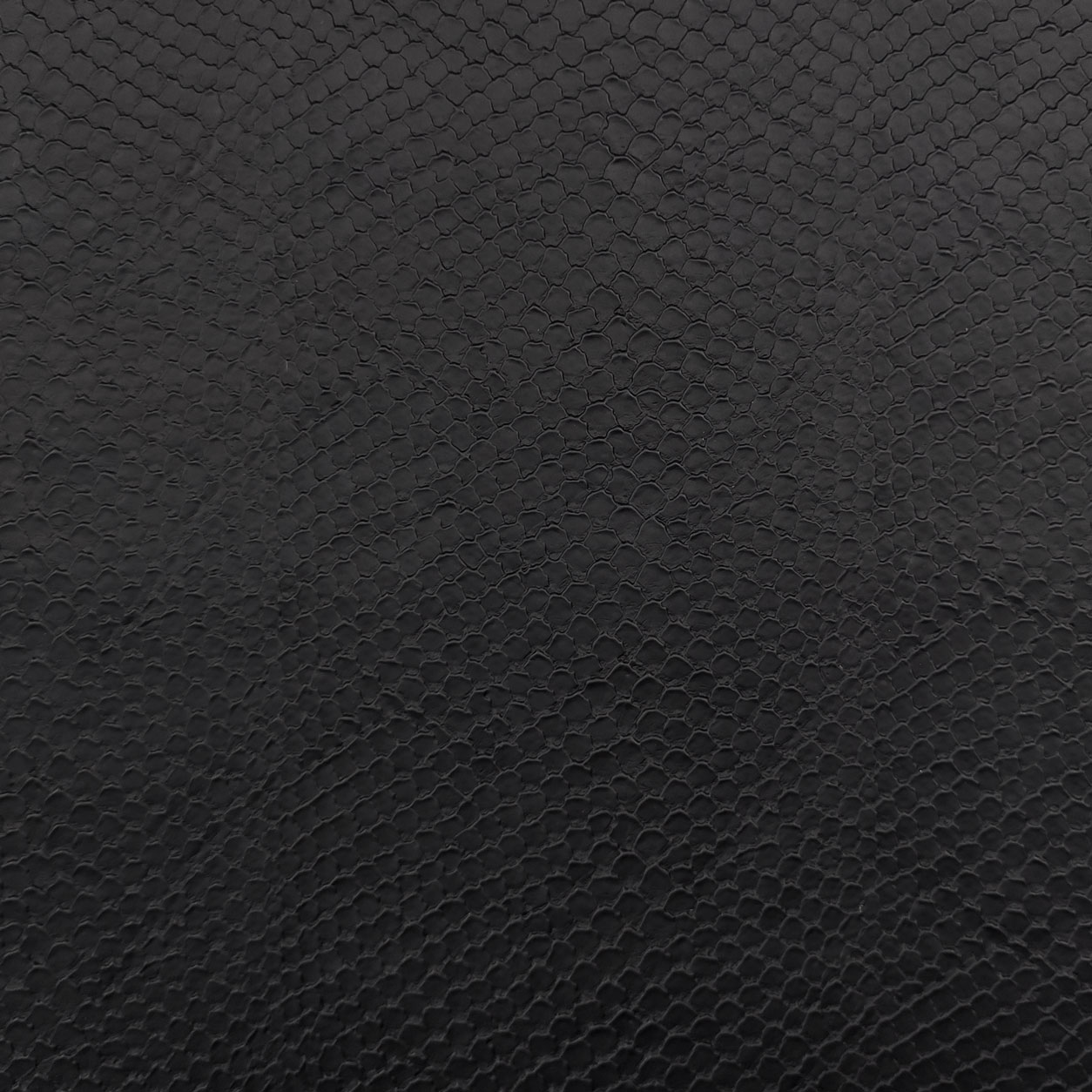 tessuto-in-ecopelle-squame-nero