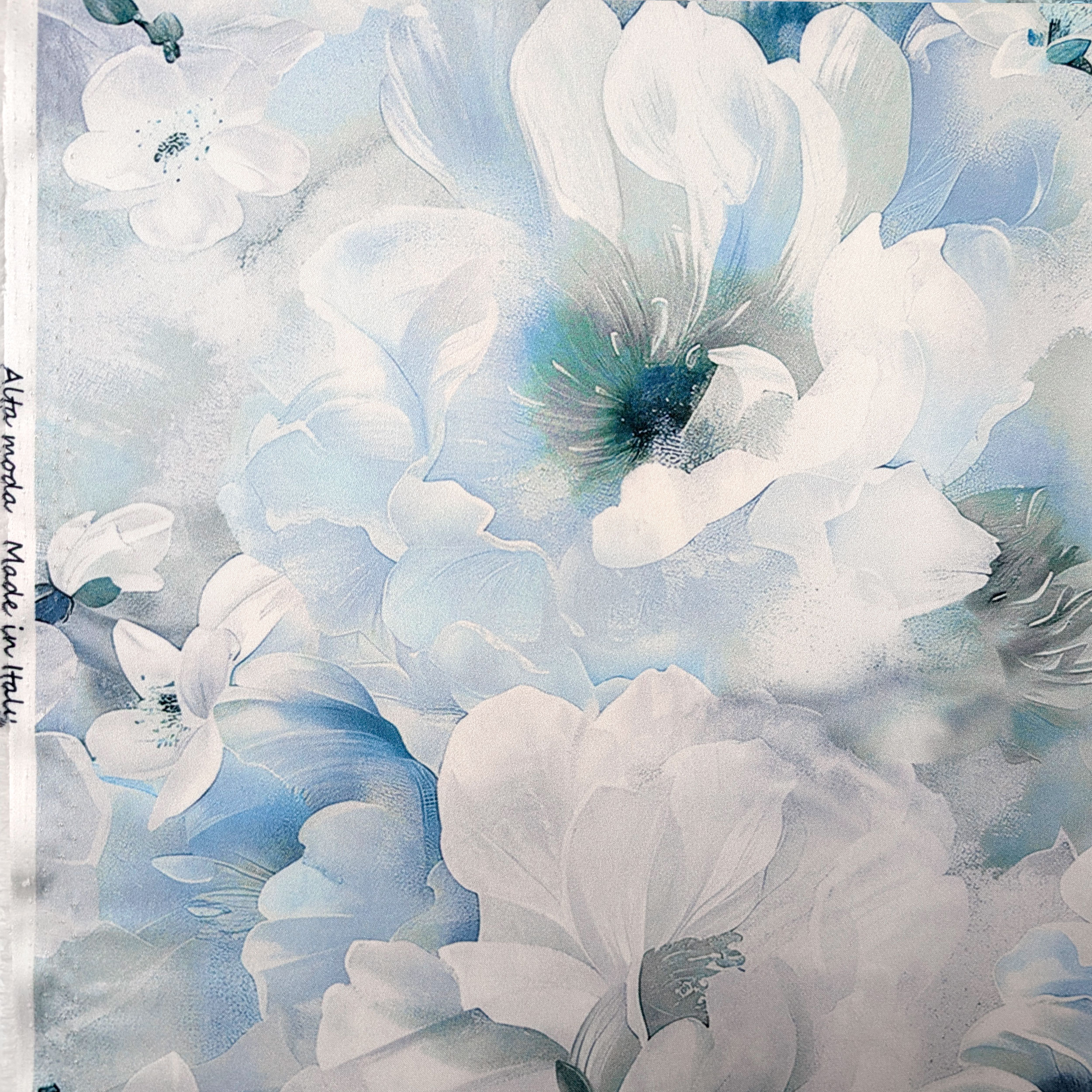 Raso Setato Alta Moda Fiori Azzurri Image