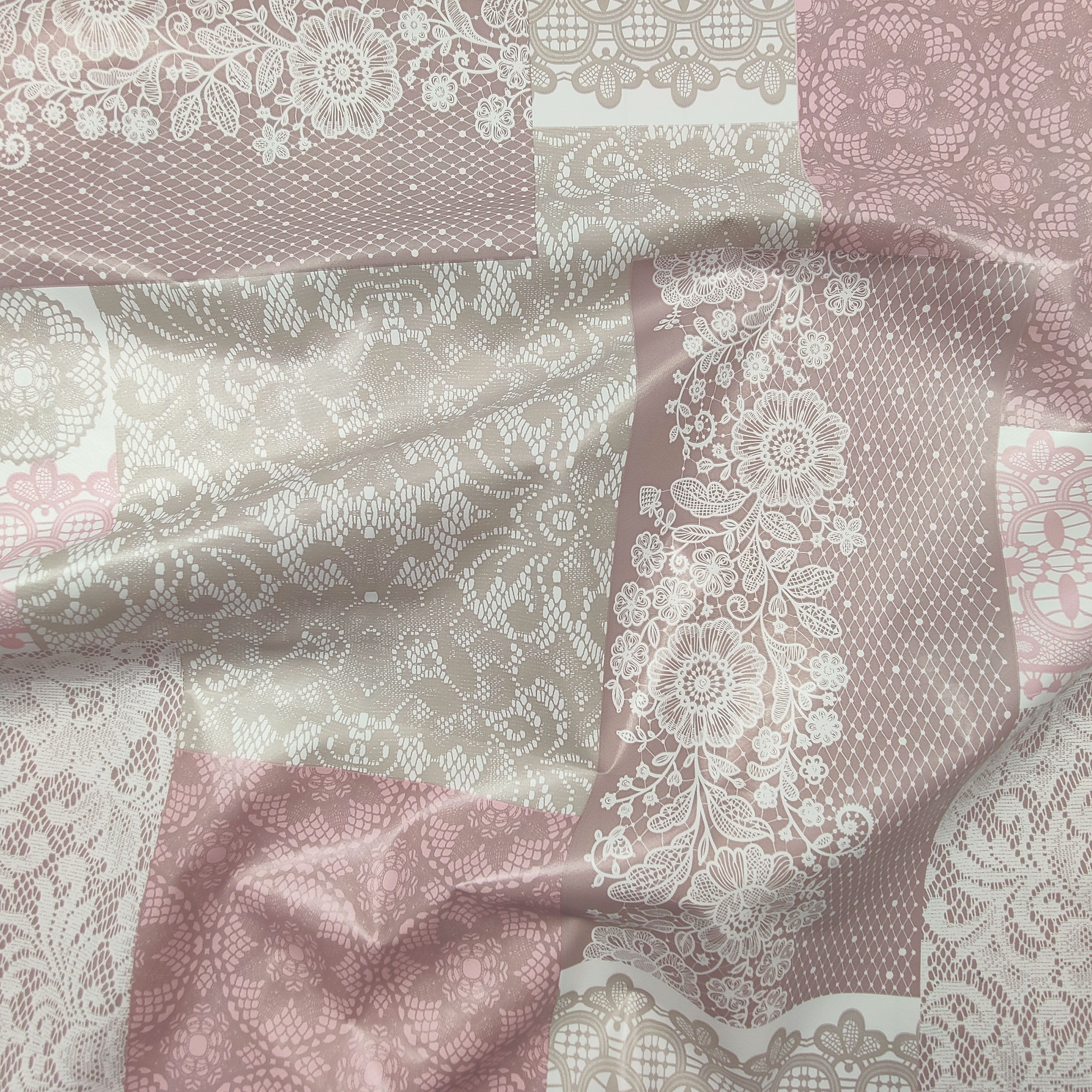 Tessuto Tovaglia Plastificata Macramè in Rosa Image