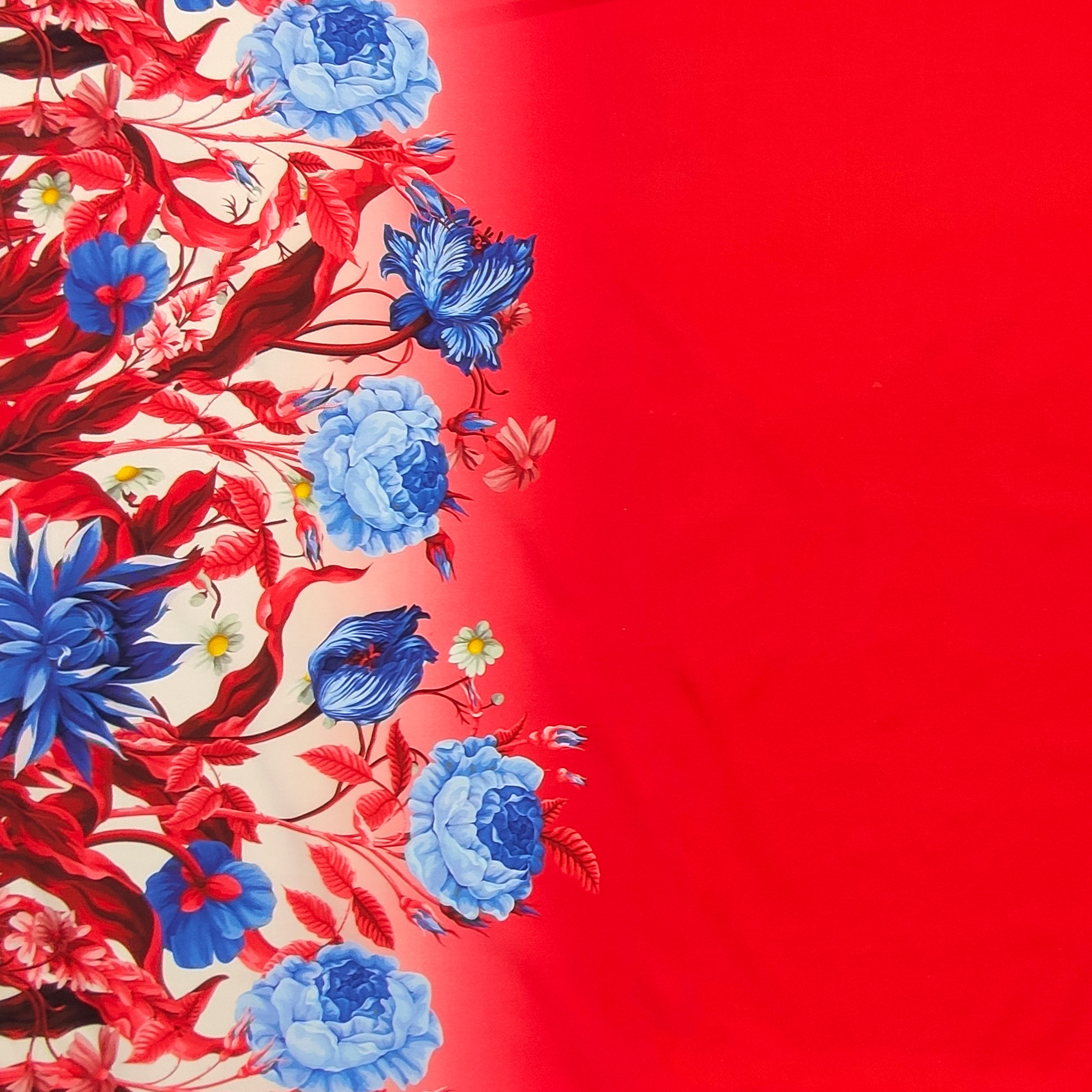 Rasatello Cotone Rosso Doppio Bordo Fiori in Blu Image