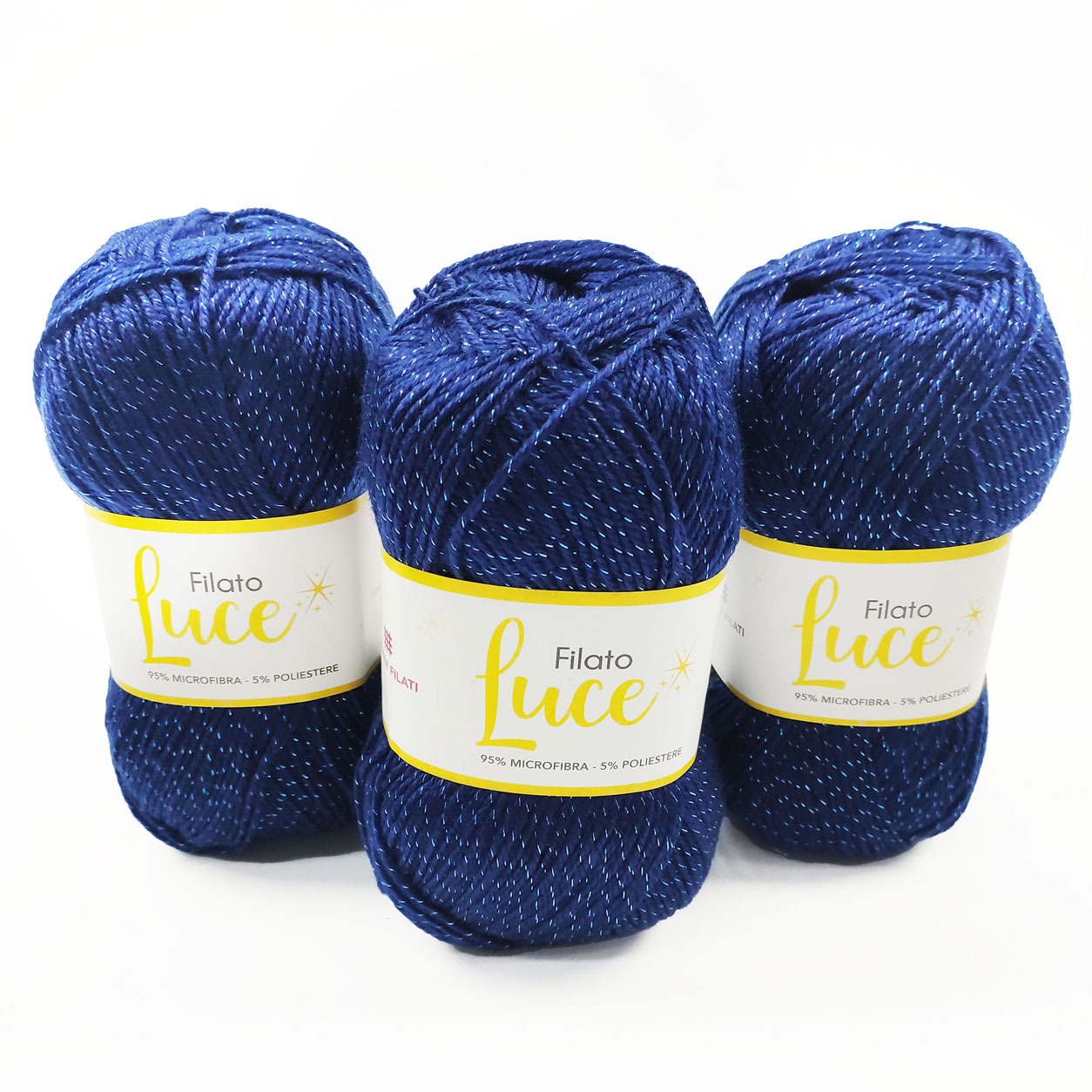 gomitoli-da-tre-lana-luce-blu