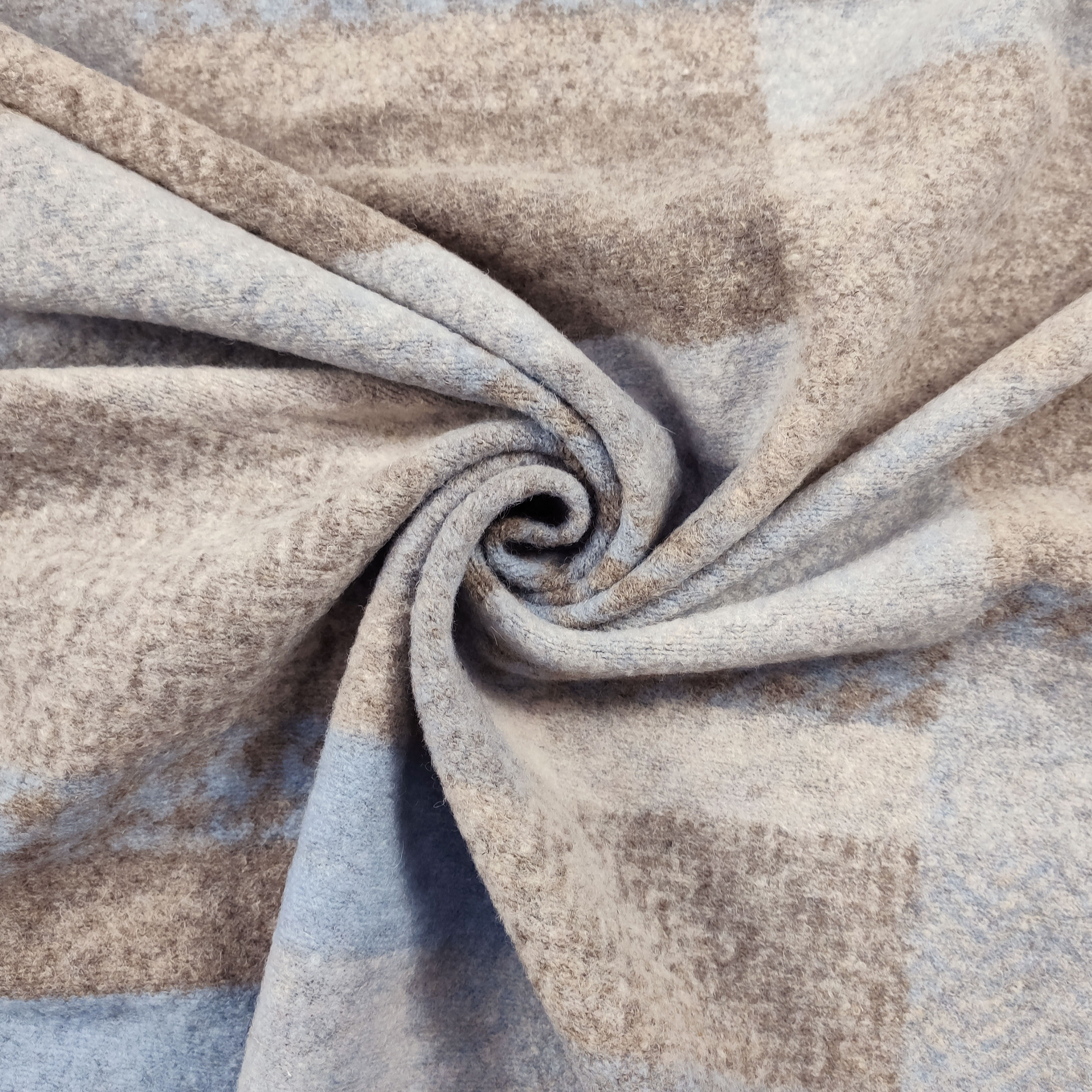 Maglia Pesante Elastica Quadri Beige e Azzurro