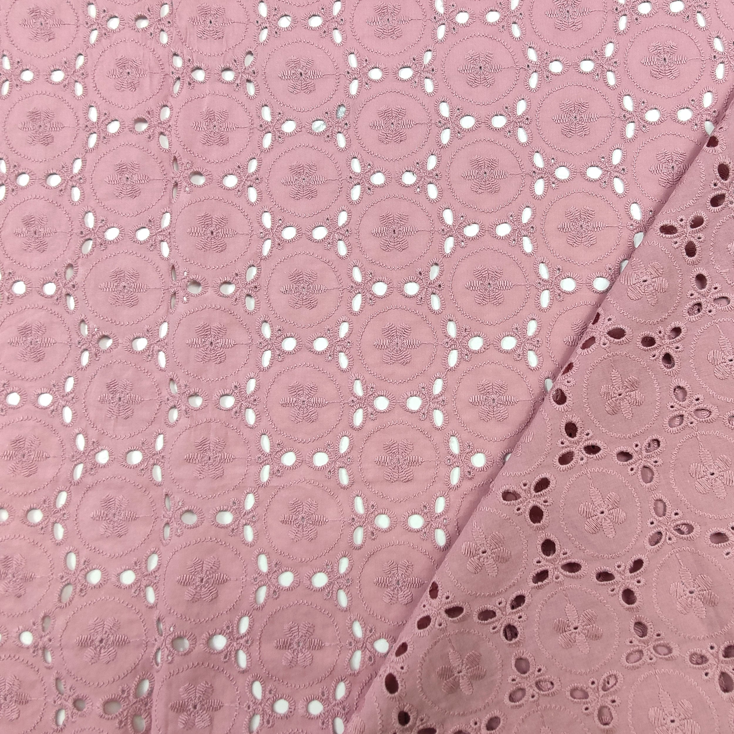 Pouf DAYLA in tessuto rosa antico effetto bouclé e gambe in legno
