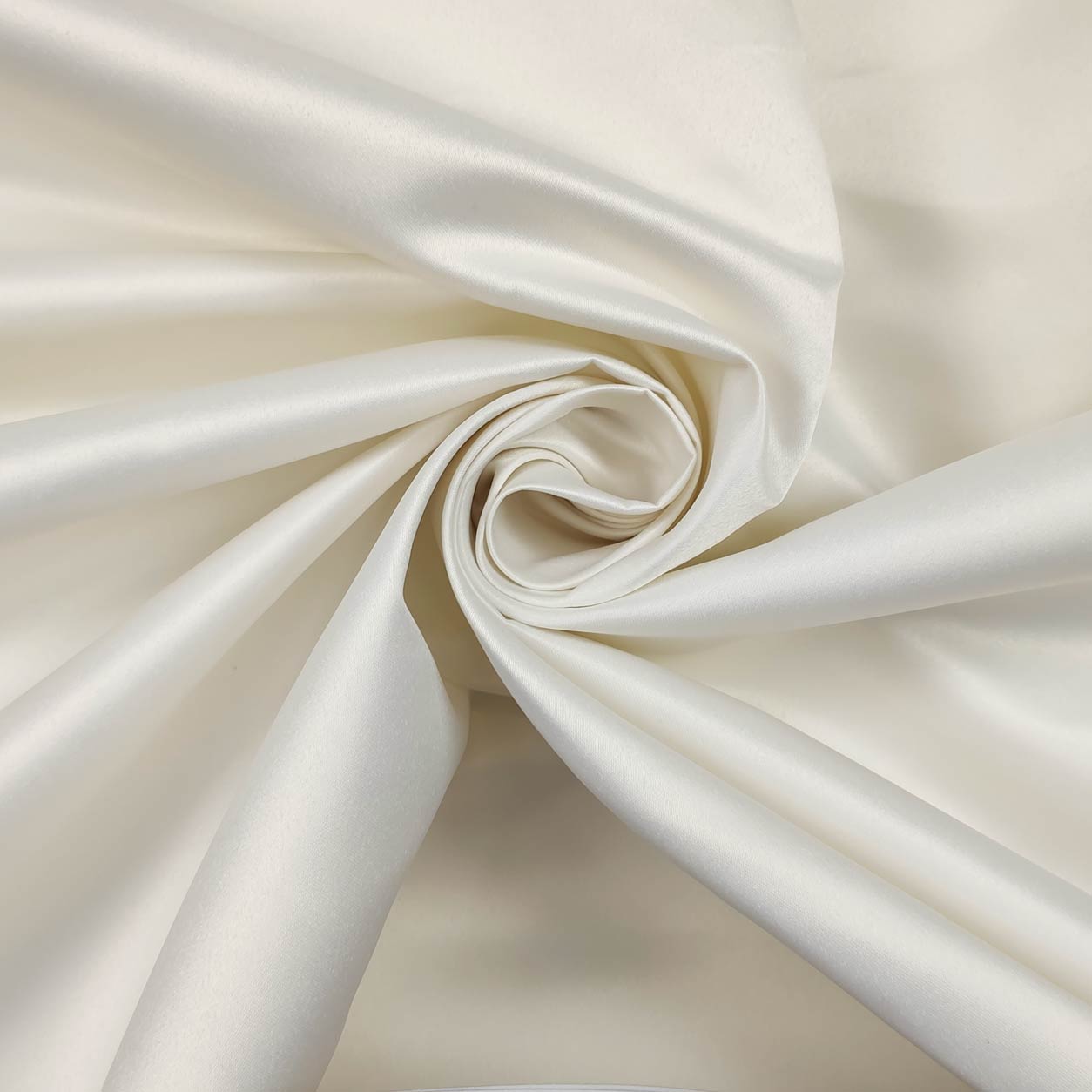 abito-da-sposa-in-raso-duchesse-panna