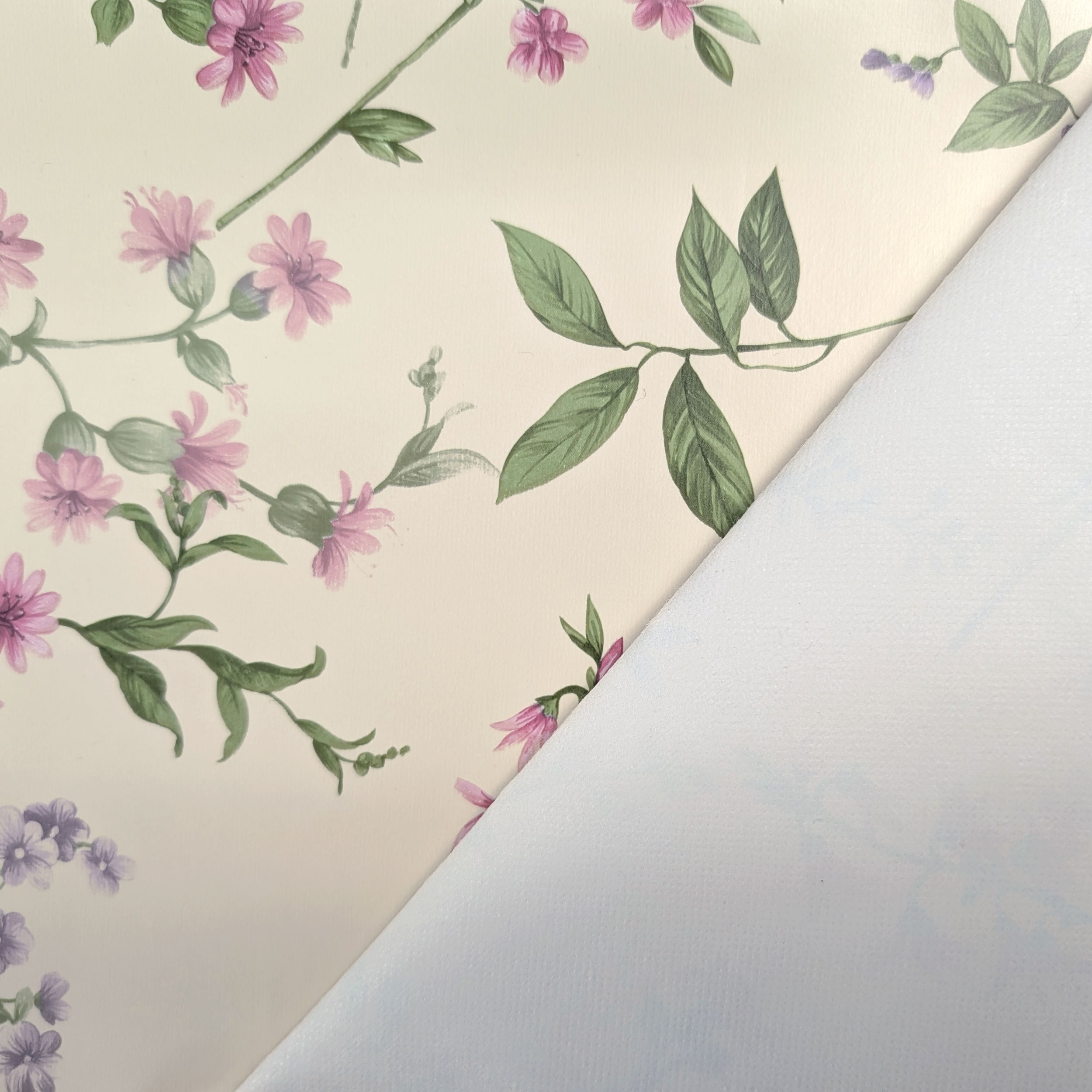 Tessuto per Tovaglia Plastificata Fiori Rosa e Lilla Image