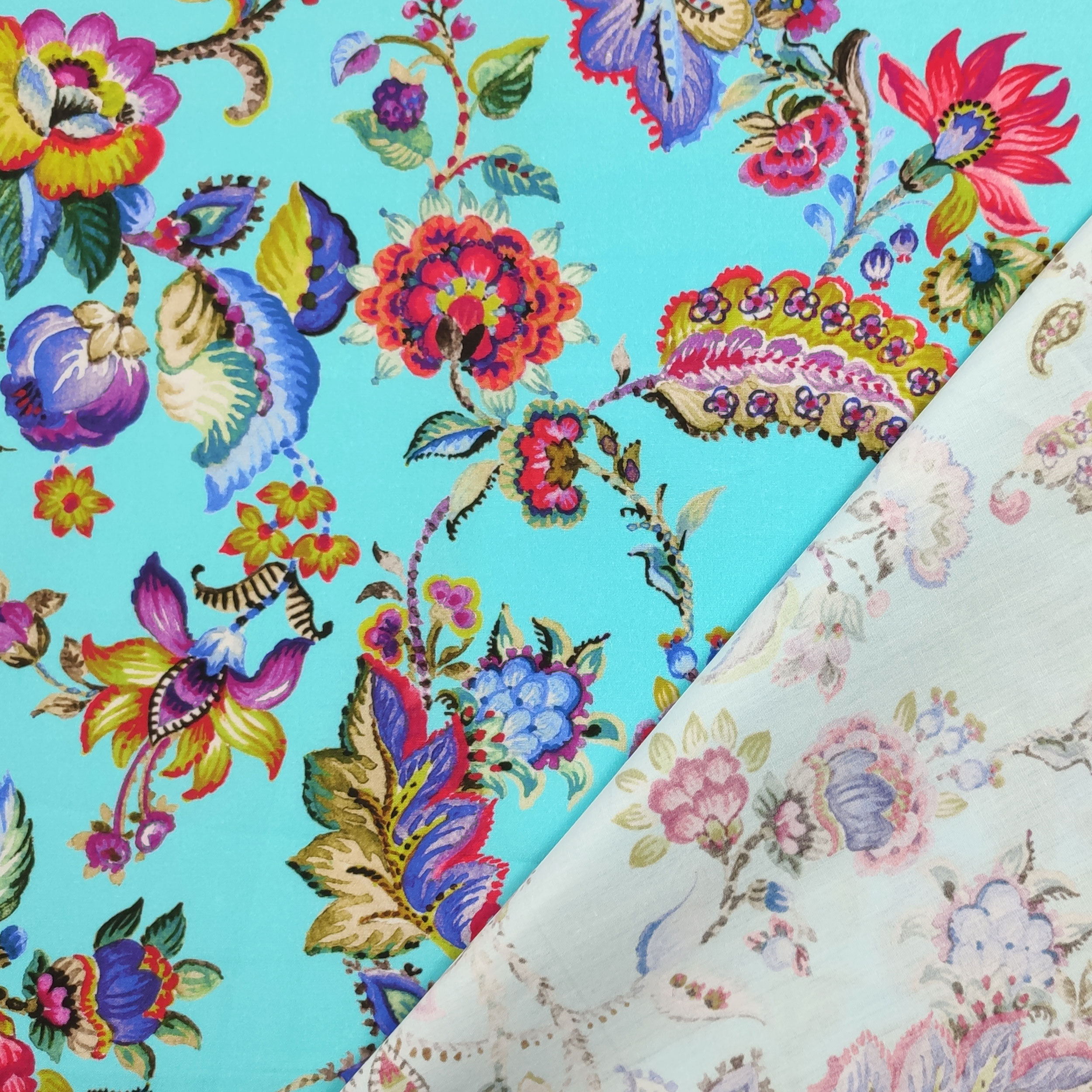 Cotone Elasticizzato Sfondo Ciano con Fiori