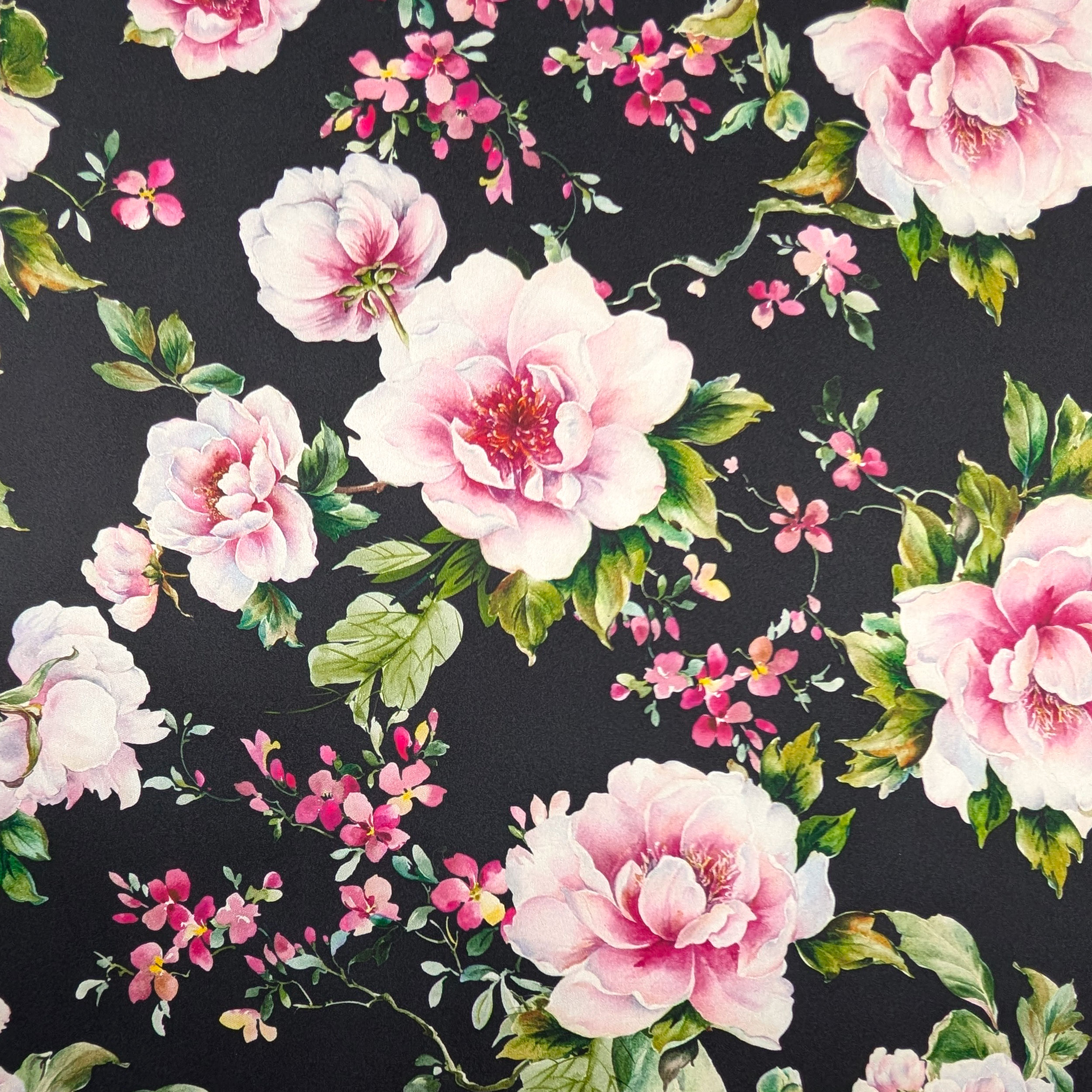 Raso Setato Alta Moda Fiori Rosa Sfondo Nero Image