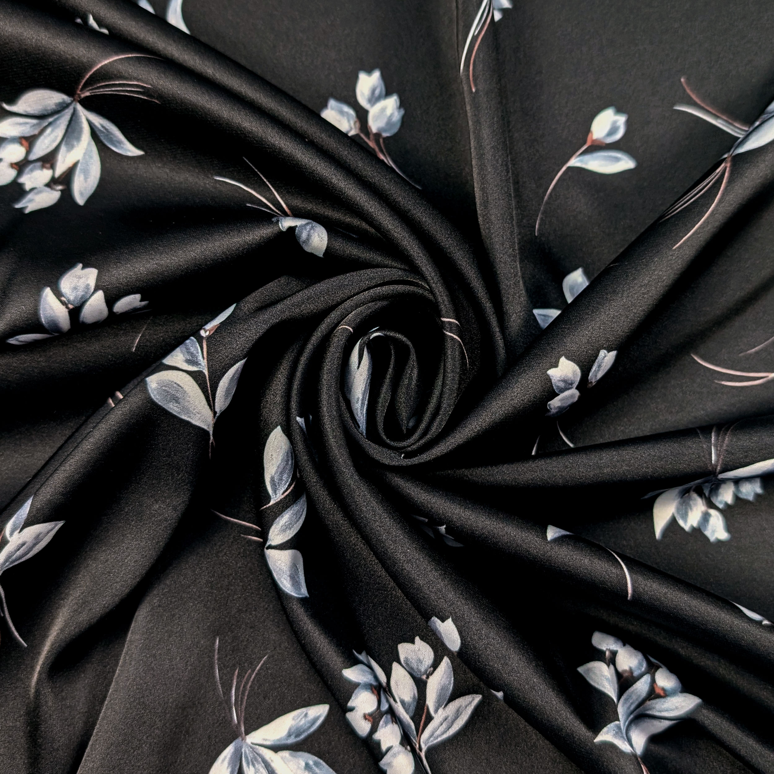 Raso Setato Alta Moda Nero Fantasia Floreale Image