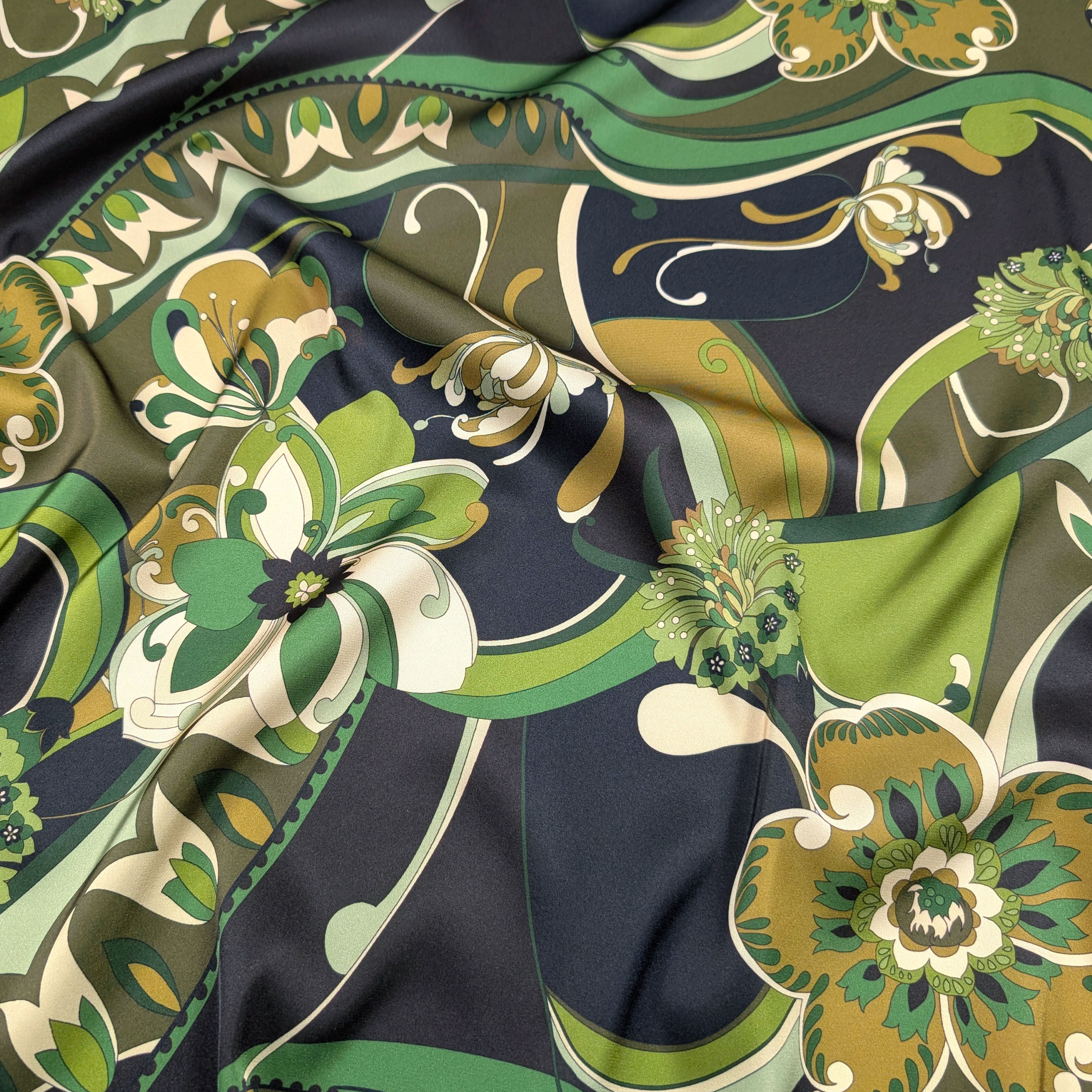 Raso Setato Alta Moda Fiori Astratti Verdi Image