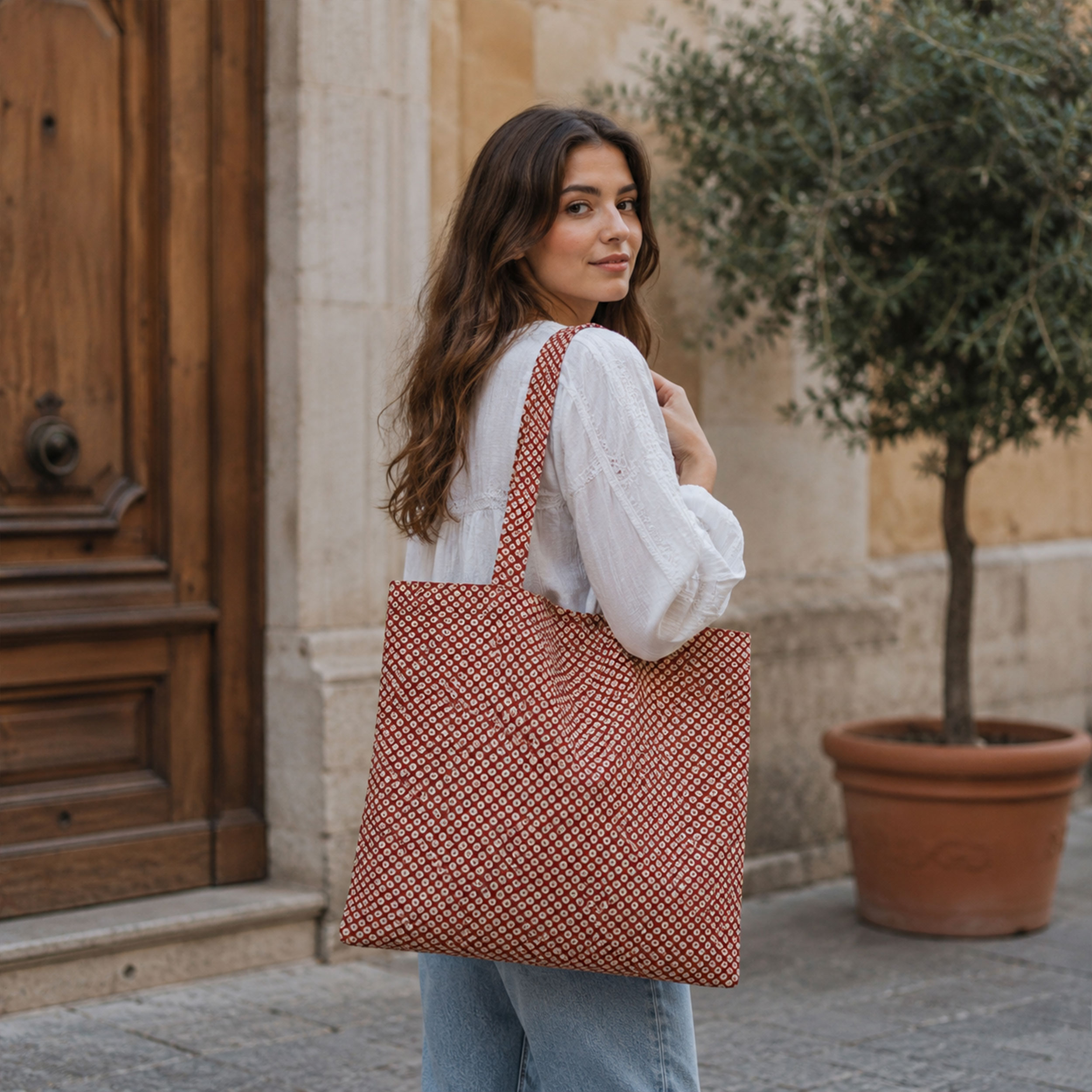 Popeline Cotone Bordeaux con Rombi Astratti Image
