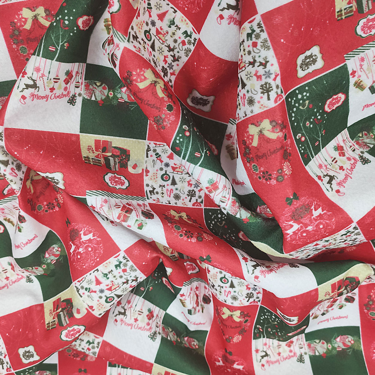pannolenci-tessuto-patchwork-quadretto-natalizio-merry-christmas