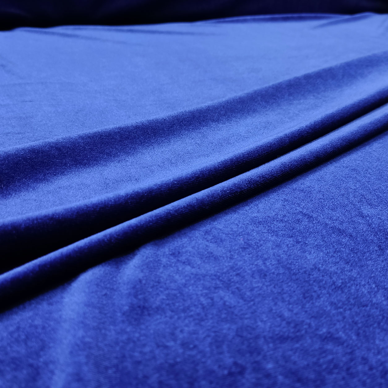 vellutina-bielastica-blu-elettrico-dettaglio