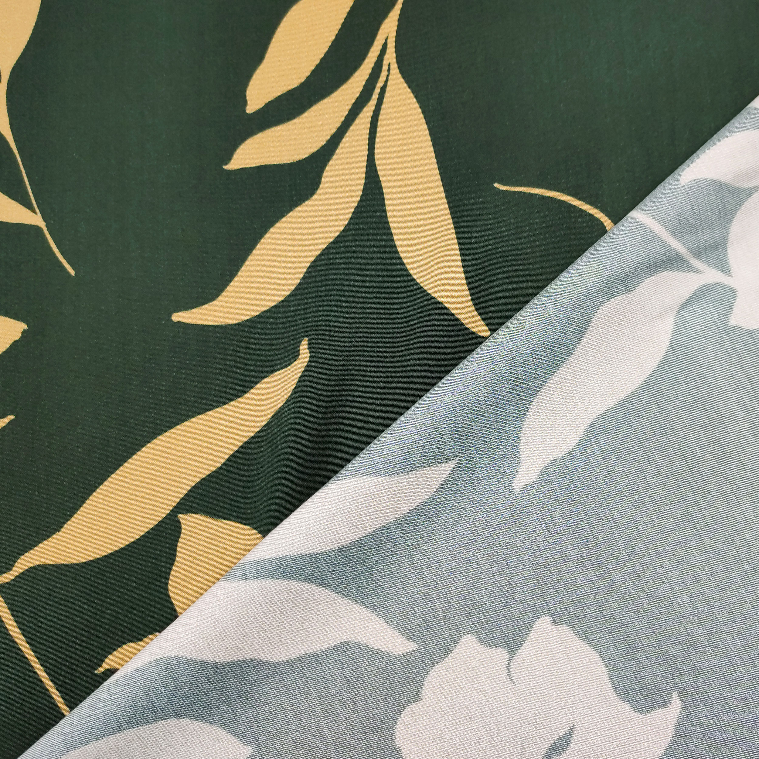 Raso Misto Seta Alta Moda Fiori Beige Sfondo Verdone