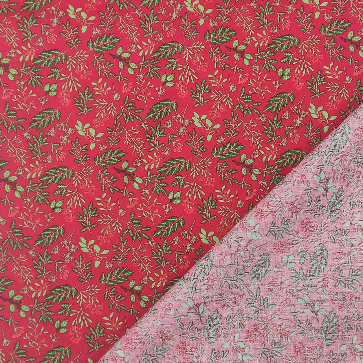 tessuti-cotone-agrifoglio-sfondo-rosso