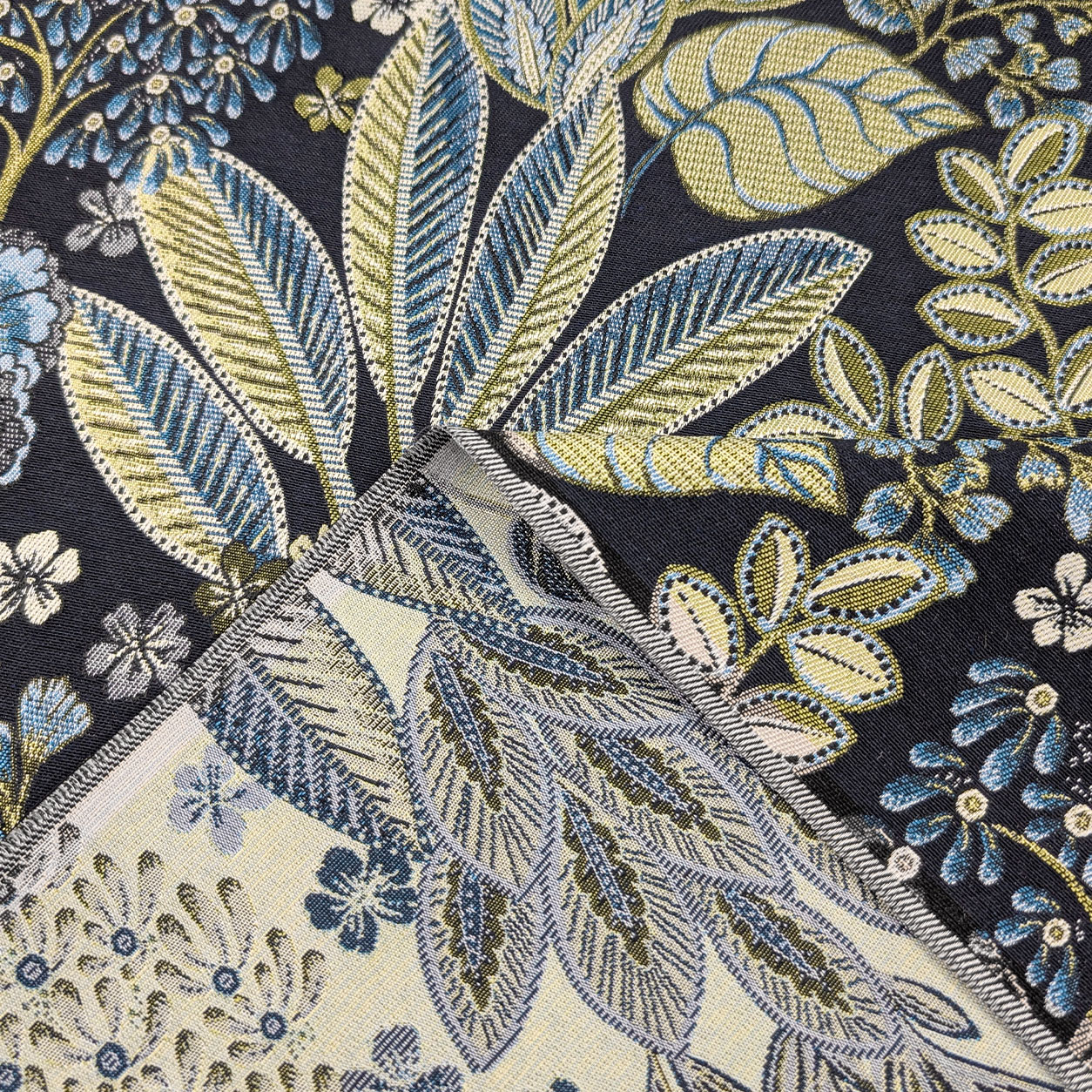 Jacquard Floreale Toni del Blu H 280 cm Image