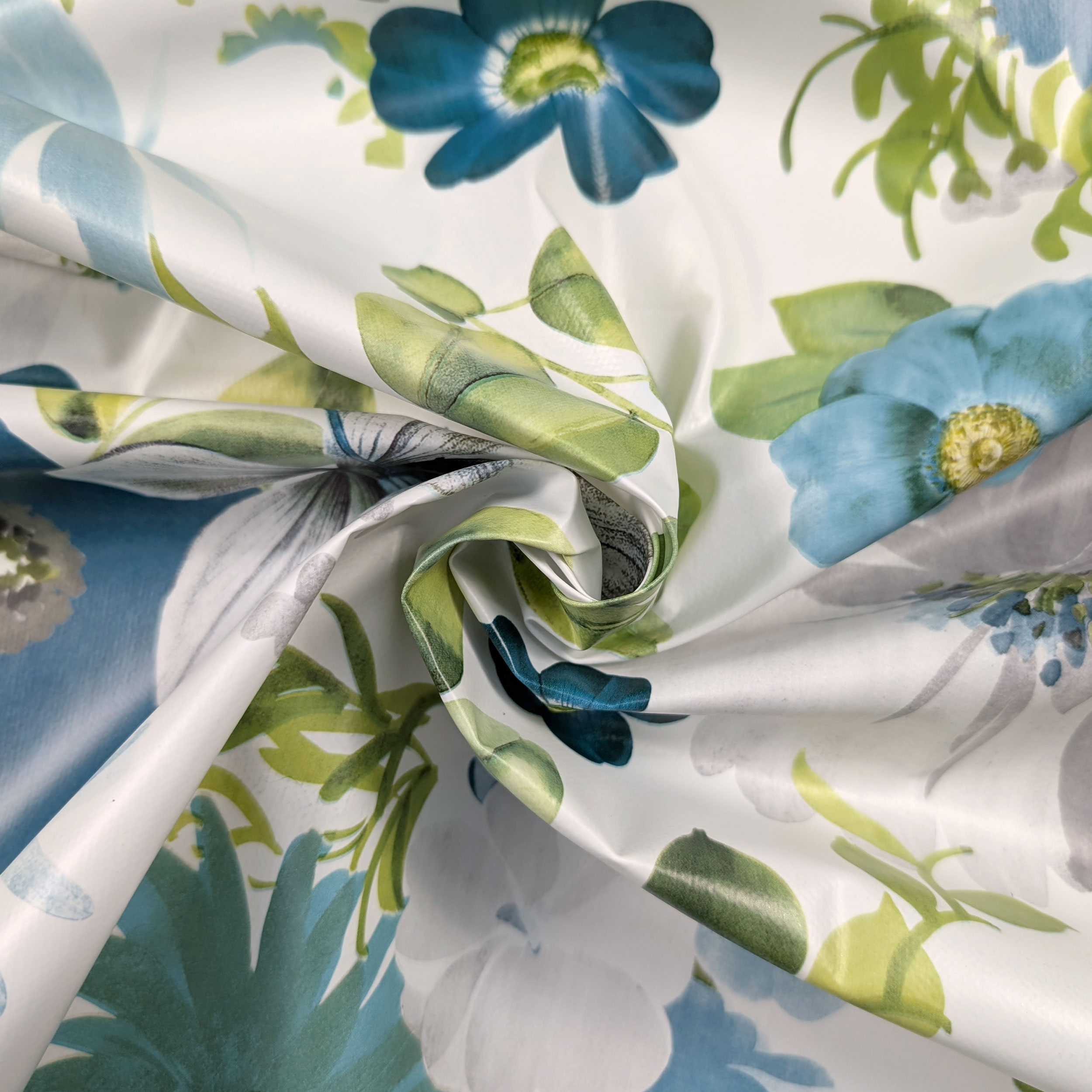 Tessuto per Tovaglia Plastificata Fiori Toni Freddi Image