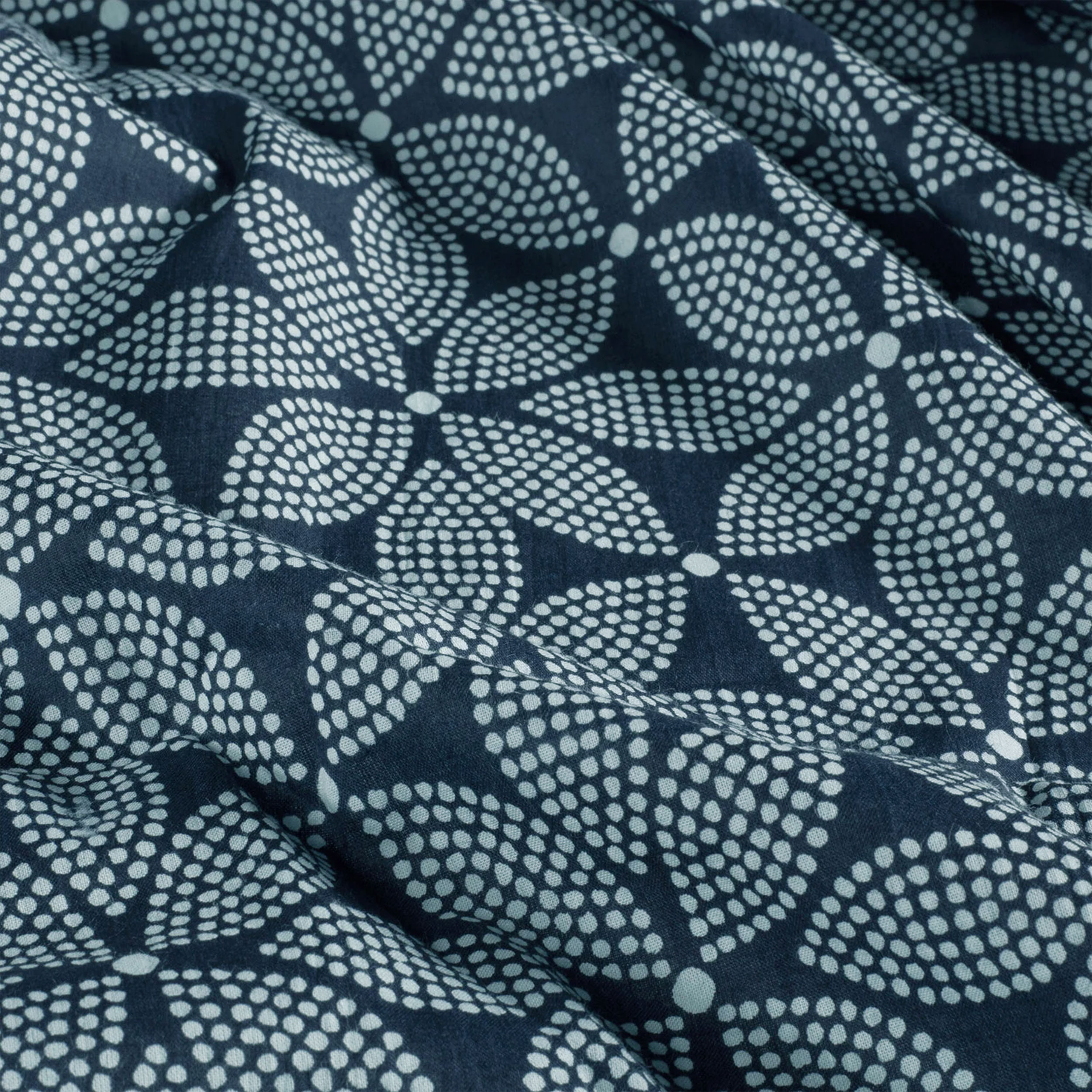 Ritaglio Cotone Fantasia Fiori Batik Blu 110x145 cm Image